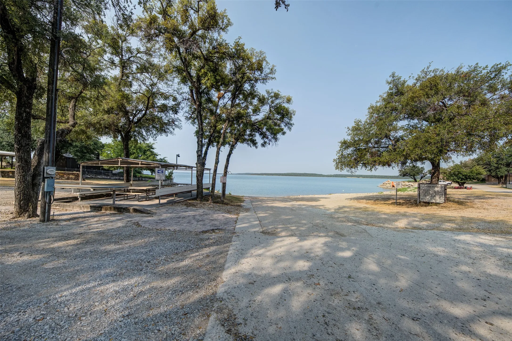 Single Family Residence For Sale in Wise County , 259 Dock Street, Bridgeport, Texas 76426, 2 Bedroom, 1 Bathroom, 2 Garage spaces, 1,125 Sqft, built in 1997, mls#21352511, Real Estate Agent in Bridgeport, Homes For Sale in Wise county, Homes For Sale in Bridgeport, Realtor in Bridgeport Texas, Real Estate Brokerage Independent Realty Texas, Luminita Cordes Realtor