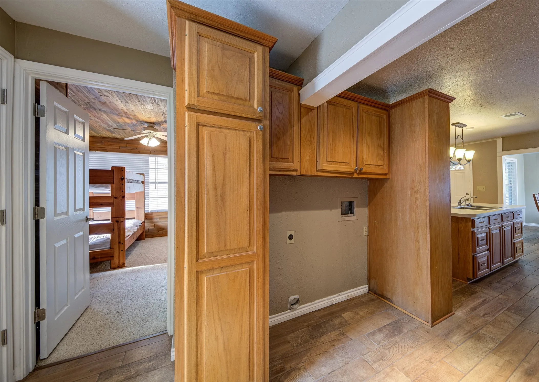Single Family Residence For Sale in Wise County , 259 Dock Street, Bridgeport, Texas 76426, 2 Bedroom, 1 Bathroom, 2 Garage spaces, 1,125 Sqft, built in 1997, mls#21352511, Real Estate Agent in Bridgeport, Homes For Sale in Wise county, Homes For Sale in Bridgeport, Realtor in Bridgeport Texas, Real Estate Brokerage Independent Realty Texas, Luminita Cordes Realtor