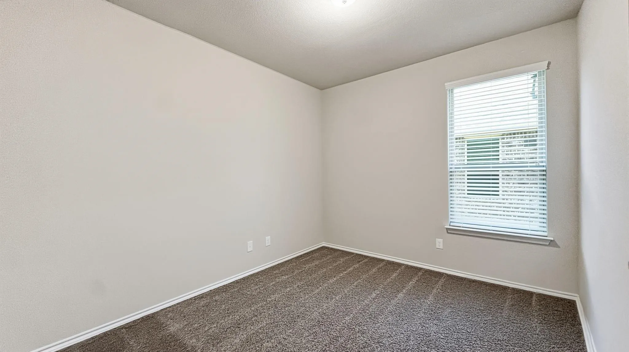Single Family Residence For Sale in Denton County , 824 Dove Cove, Argyle, Texas 76226, 4 Bedroom, 3 Bathroom, 2 Garage spaces, 2,511 Sqft, built in 2018, mls#21352765, Real Estate Agent in Argyle, Homes For Sale in Denton county, Homes For Sale in Argyle, Realtor in Argyle Texas, Real Estate Brokerage Independent Realty Texas, Luminita Cordes Realtor
