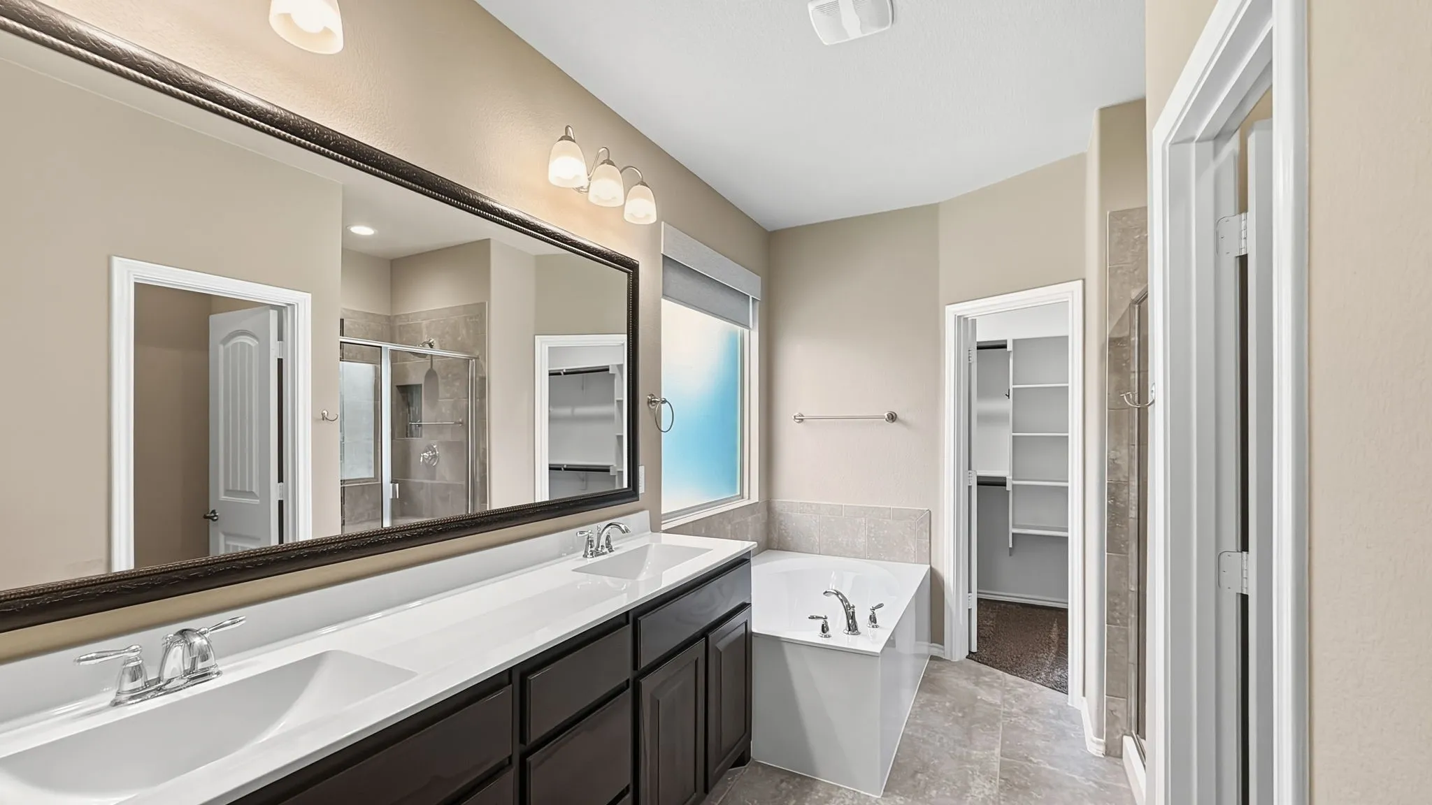 Single Family Residence For Sale in Denton County , 824 Dove Cove, Argyle, Texas 76226, 4 Bedroom, 3 Bathroom, 2 Garage spaces, 2,511 Sqft, built in 2018, mls#21352765, Real Estate Agent in Argyle, Homes For Sale in Denton county, Homes For Sale in Argyle, Realtor in Argyle Texas, Real Estate Brokerage Independent Realty Texas, Luminita Cordes Realtor