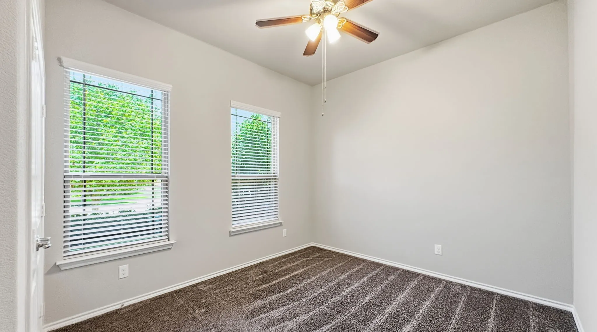Single Family Residence For Sale in Denton County , 824 Dove Cove, Argyle, Texas 76226, 4 Bedroom, 3 Bathroom, 2 Garage spaces, 2,511 Sqft, built in 2018, mls#21352765, Real Estate Agent in Argyle, Homes For Sale in Denton county, Homes For Sale in Argyle, Realtor in Argyle Texas, Real Estate Brokerage Independent Realty Texas, Luminita Cordes Realtor