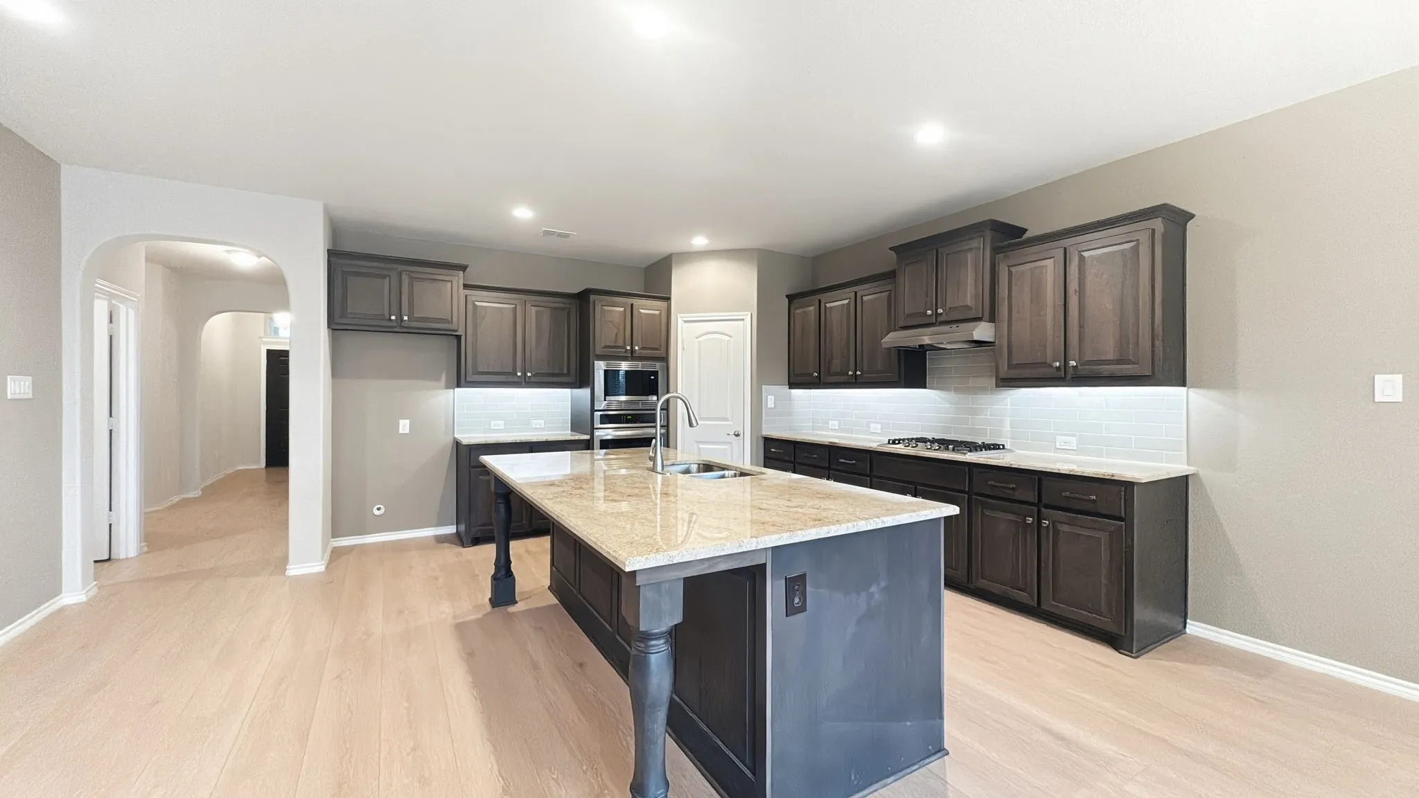 Single Family Residence For Sale in Denton County , 824 Dove Cove, Argyle, Texas 76226, 4 Bedroom, 3 Bathroom, 2 Garage spaces, 2,511 Sqft, built in 2018, mls#21352765, Real Estate Agent in Argyle, Homes For Sale in Denton county, Homes For Sale in Argyle, Realtor in Argyle Texas, Real Estate Brokerage Independent Realty Texas, Luminita Cordes Realtor