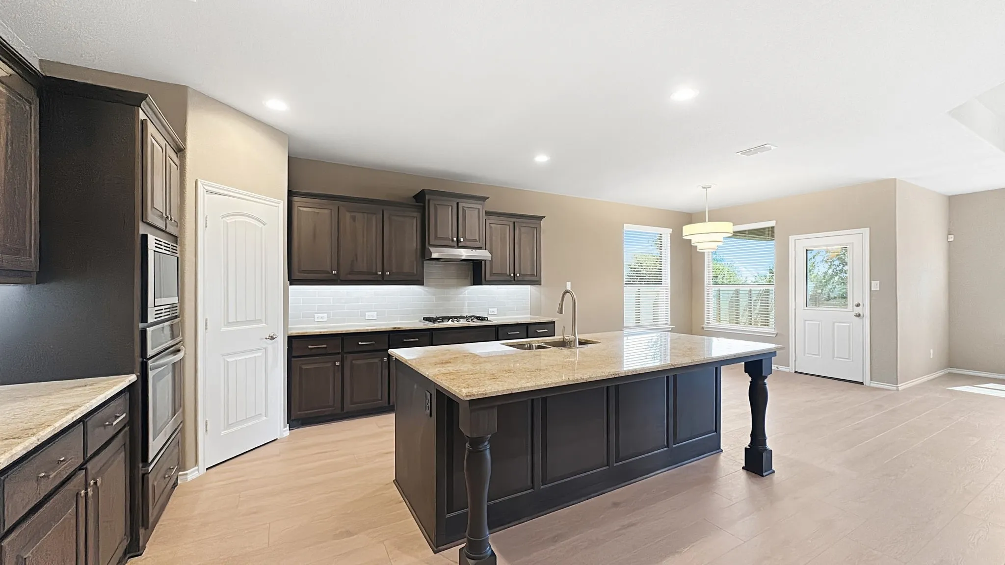 Single Family Residence For Sale in Denton County , 824 Dove Cove, Argyle, Texas 76226, 4 Bedroom, 3 Bathroom, 2 Garage spaces, 2,511 Sqft, built in 2018, mls#21352765, Real Estate Agent in Argyle, Homes For Sale in Denton county, Homes For Sale in Argyle, Realtor in Argyle Texas, Real Estate Brokerage Independent Realty Texas, Luminita Cordes Realtor