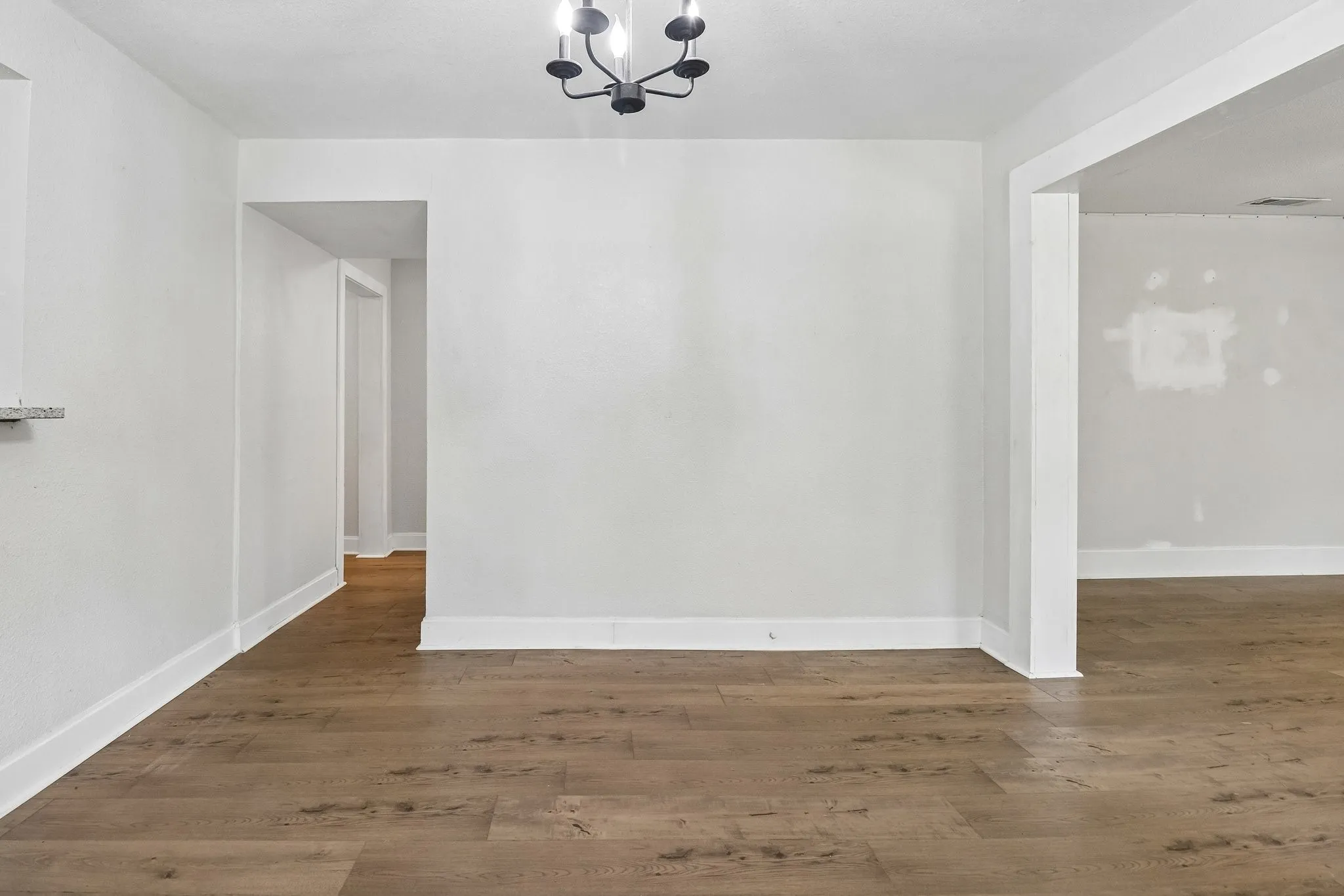 Single Family Residence For Sale in Tarrant County , 1963 Columbus Avenue, Fort Worth, Texas 76164, 3 Bedroom, 2 Bathroom, 1 Garage spaces, 1,504 Sqft, built in 1925, mls#21352729, Real Estate Agent in Fort Worth, Homes For Sale in Tarrant county, Homes For Sale in Fort Worth, Realtor in Fort Worth Texas, Real Estate Brokerage Independent Realty Texas, Luminita Cordes Realtor