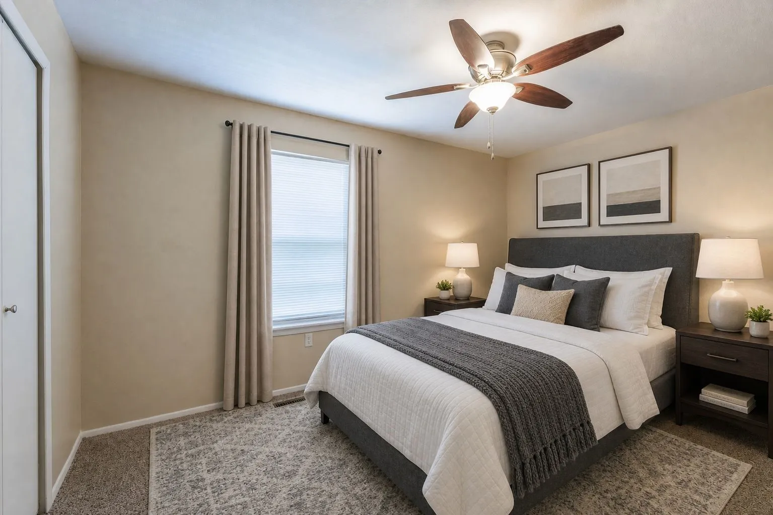 Condominium For Sale in Mc Lennan County , 1500 Lake Shore Drive 802, Waco, Texas 76708, 3 Bedroom, 2 Bathroom, Garage spaces, 1,092 Sqft, built in 1983, mls#21352638, Real Estate Agent in Waco, Homes For Sale in Mc Lennan county, Homes For Sale in Waco, Realtor in Waco Texas, Real Estate Brokerage Independent Realty Texas, Luminita Cordes Realtor