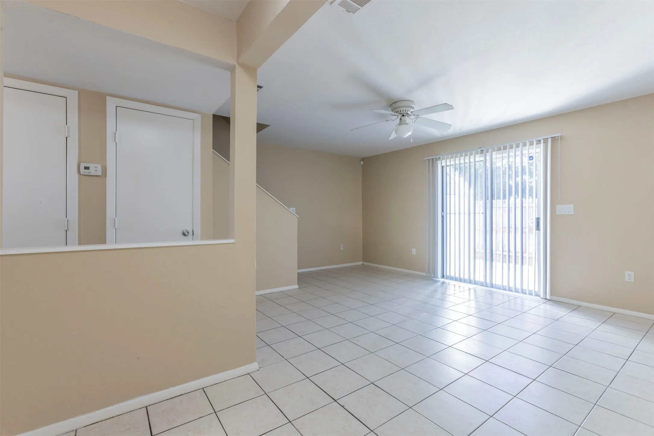 Condominium For Sale in Mc Lennan County , 1500 Lake Shore Drive 802, Waco, Texas 76708, 3 Bedroom, 2 Bathroom, Garage spaces, 1,092 Sqft, built in 1983, mls#21352638, Real Estate Agent in Waco, Homes For Sale in Mc Lennan county, Homes For Sale in Waco, Realtor in Waco Texas, Real Estate Brokerage Independent Realty Texas, Luminita Cordes Realtor