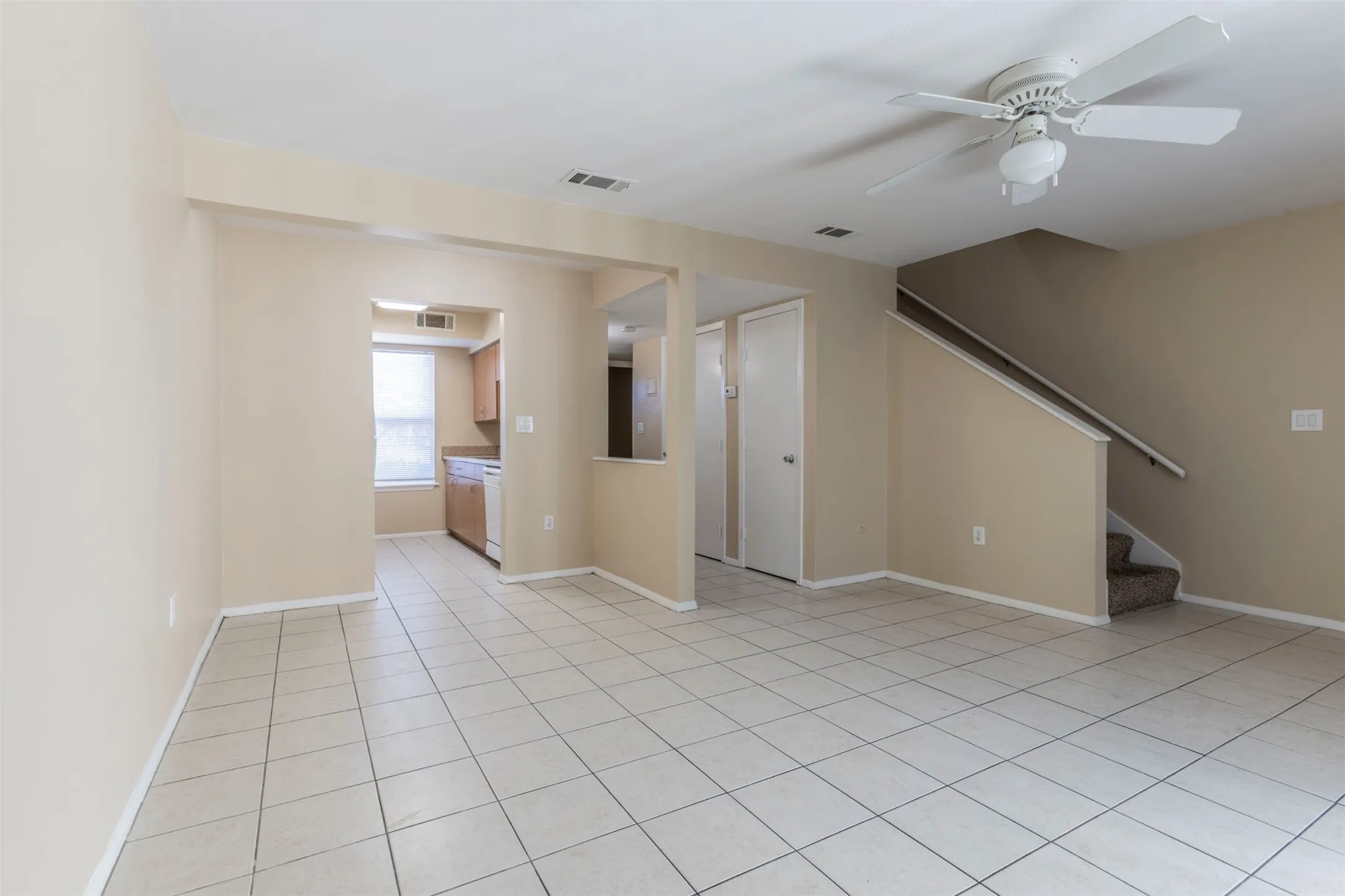 Condominium For Sale in Mc Lennan County , 1500 Lake Shore Drive 802, Waco, Texas 76708, 3 Bedroom, 2 Bathroom, Garage spaces, 1,092 Sqft, built in 1983, mls#21352638, Real Estate Agent in Waco, Homes For Sale in Mc Lennan county, Homes For Sale in Waco, Realtor in Waco Texas, Real Estate Brokerage Independent Realty Texas, Luminita Cordes Realtor