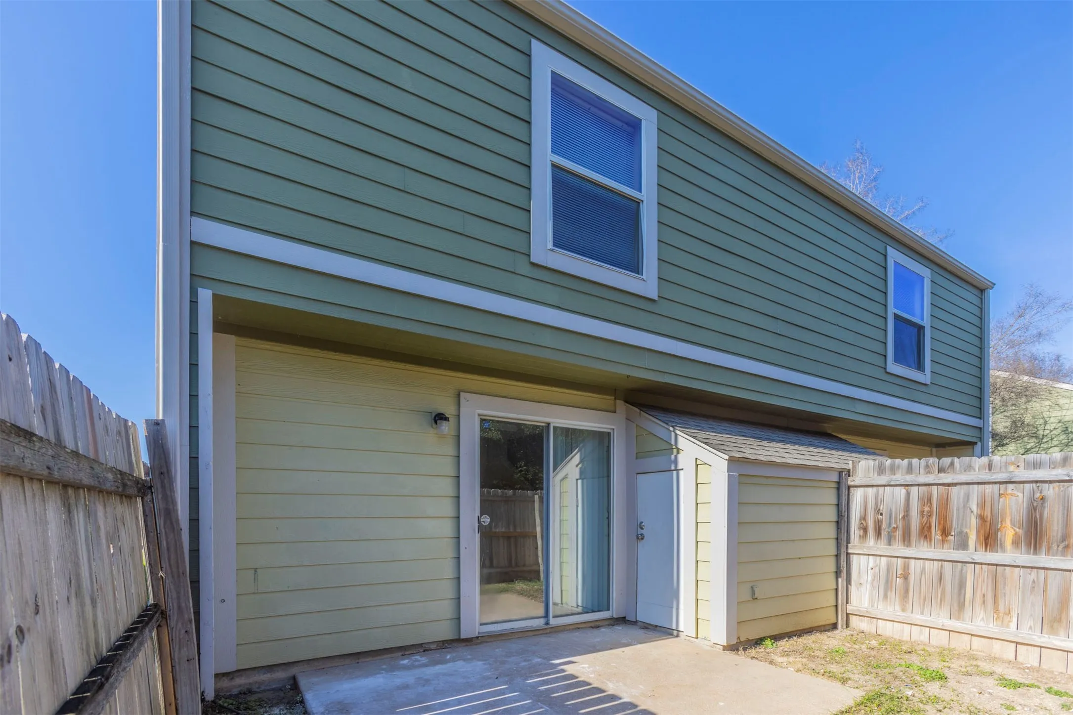 Condominium For Sale in Mc Lennan County , 1500 Lake Shore Drive 802, Waco, Texas 76708, 3 Bedroom, 2 Bathroom, Garage spaces, 1,092 Sqft, built in 1983, mls#21352638, Real Estate Agent in Waco, Homes For Sale in Mc Lennan county, Homes For Sale in Waco, Realtor in Waco Texas, Real Estate Brokerage Independent Realty Texas, Luminita Cordes Realtor