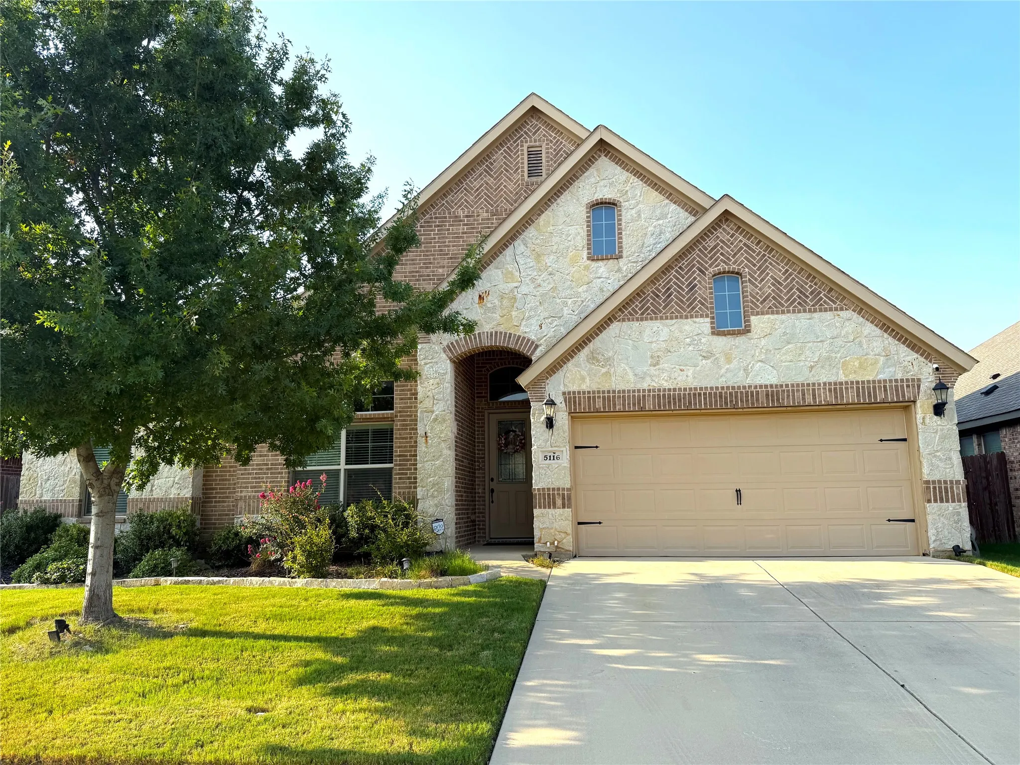 Single Family Residence For Rent in Tarrant County , 5116 Chisholm View Drive, Fort Worth, Texas 76123, 3 Bedroom, 2 Bathroom, 2 Garage spaces, 2,098 Sqft, built in 2017, mls#21346348, Real Estate Agent in Fort Worth, Homes For Rent in Tarrant county, Homes For Rent in Fort Worth, Realtor in Fort Worth Texas, Real Estate Brokerage Independent Realty Texas, Luminita Cordes Realtor