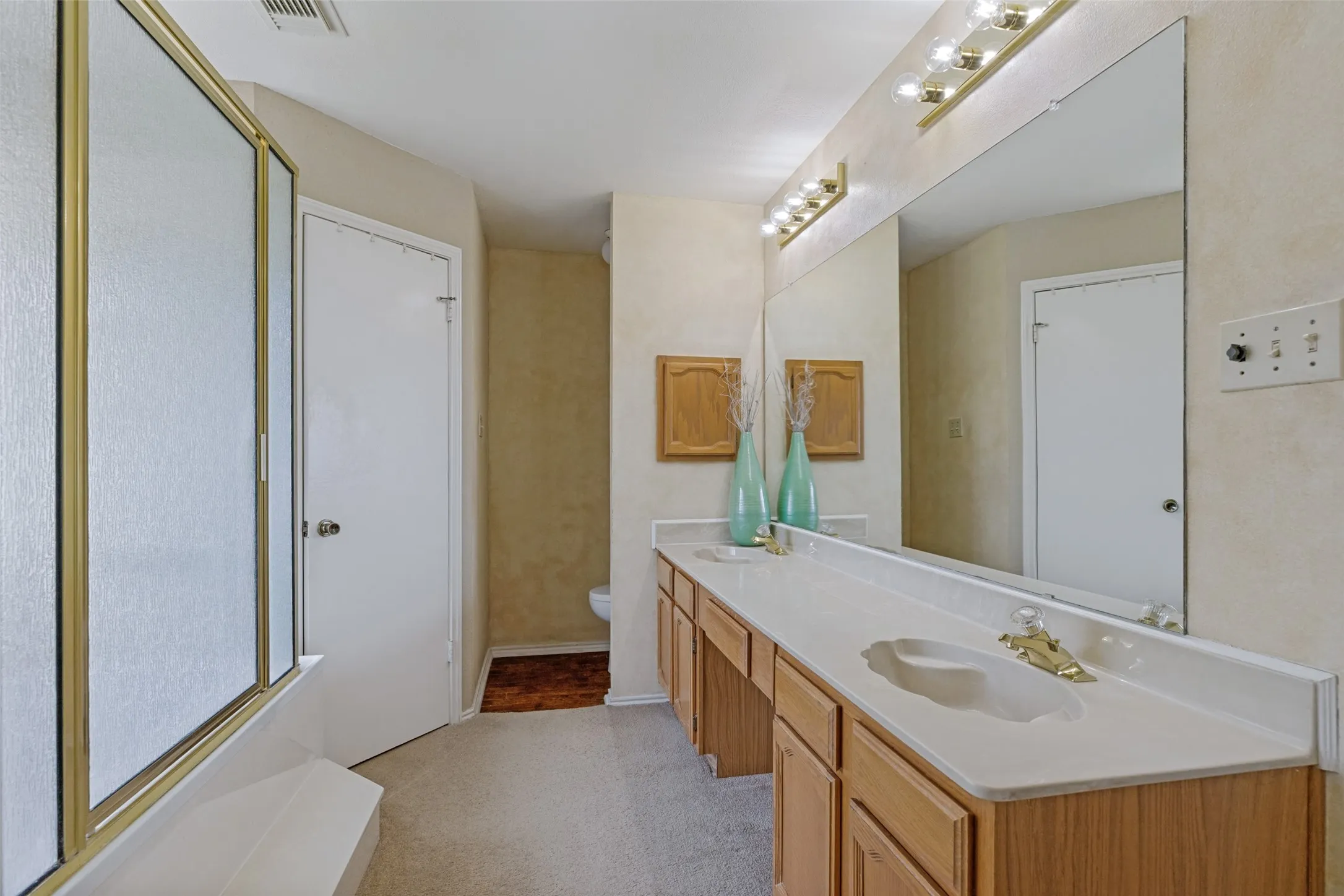 Single Family Residence For Sale in Collin County , 1001 Bass Drive, Plano, Texas 75025, 3 Bedroom, 2 Bathroom, 2 Garage spaces, 1,741 Sqft, built in 1984, mls#21351425, Real Estate Agent in Plano, Homes For Sale in Collin county, Homes For Sale in Plano, Realtor in Plano Texas, Real Estate Brokerage Independent Realty Texas, Luminita Cordes Realtor