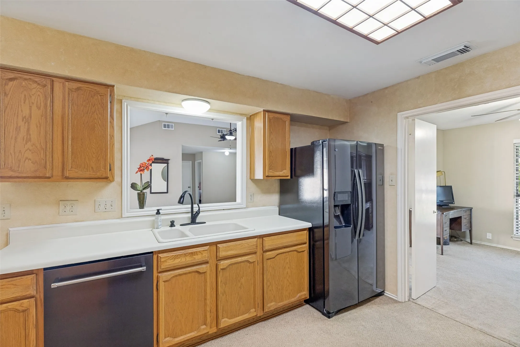Single Family Residence For Sale in Collin County , 1001 Bass Drive, Plano, Texas 75025, 3 Bedroom, 2 Bathroom, 2 Garage spaces, 1,741 Sqft, built in 1984, mls#21351425, Real Estate Agent in Plano, Homes For Sale in Collin county, Homes For Sale in Plano, Realtor in Plano Texas, Real Estate Brokerage Independent Realty Texas, Luminita Cordes Realtor