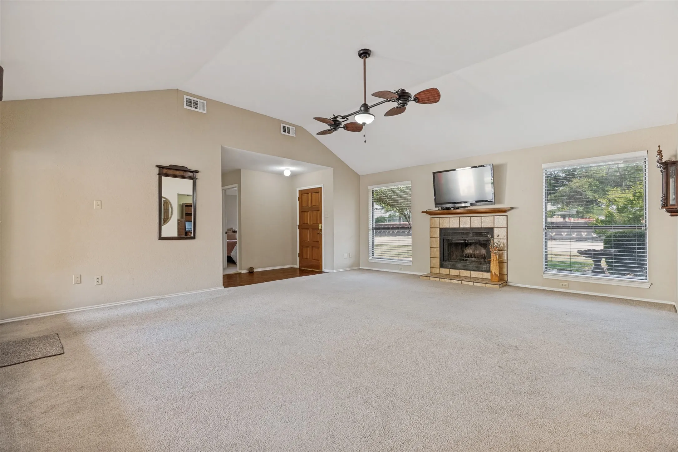 Single Family Residence For Sale in Collin County , 1001 Bass Drive, Plano, Texas 75025, 3 Bedroom, 2 Bathroom, 2 Garage spaces, 1,741 Sqft, built in 1984, mls#21351425, Real Estate Agent in Plano, Homes For Sale in Collin county, Homes For Sale in Plano, Realtor in Plano Texas, Real Estate Brokerage Independent Realty Texas, Luminita Cordes Realtor