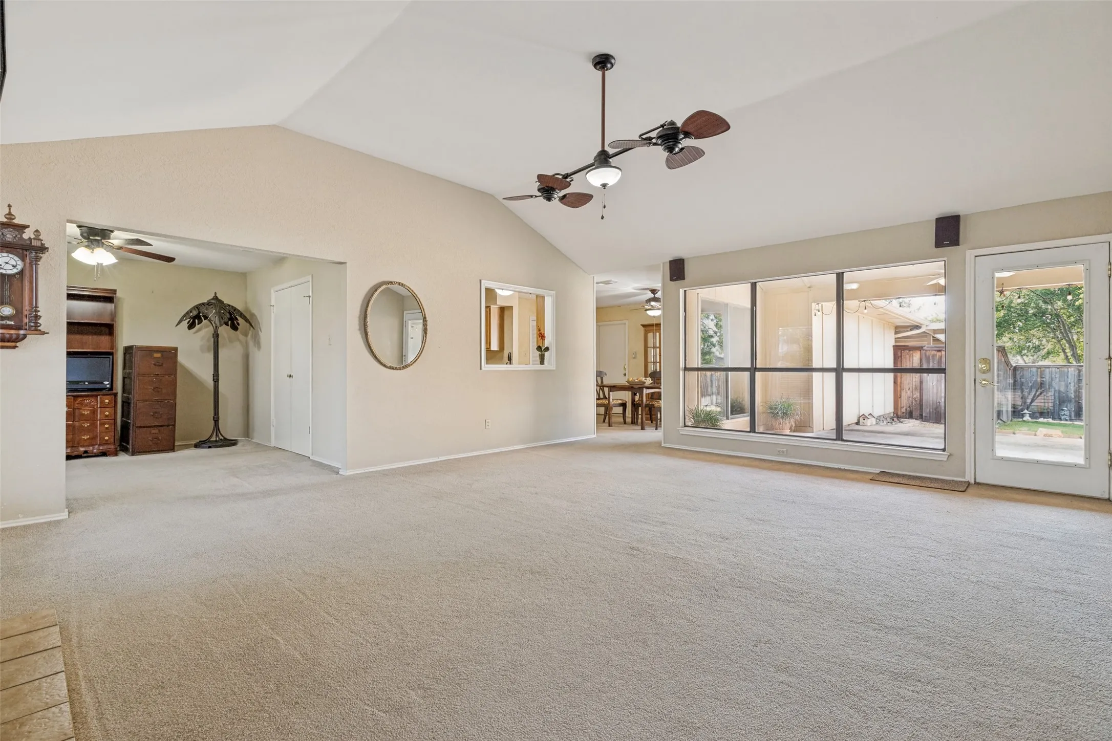 Single Family Residence For Sale in Collin County , 1001 Bass Drive, Plano, Texas 75025, 3 Bedroom, 2 Bathroom, 2 Garage spaces, 1,741 Sqft, built in 1984, mls#21351425, Real Estate Agent in Plano, Homes For Sale in Collin county, Homes For Sale in Plano, Realtor in Plano Texas, Real Estate Brokerage Independent Realty Texas, Luminita Cordes Realtor