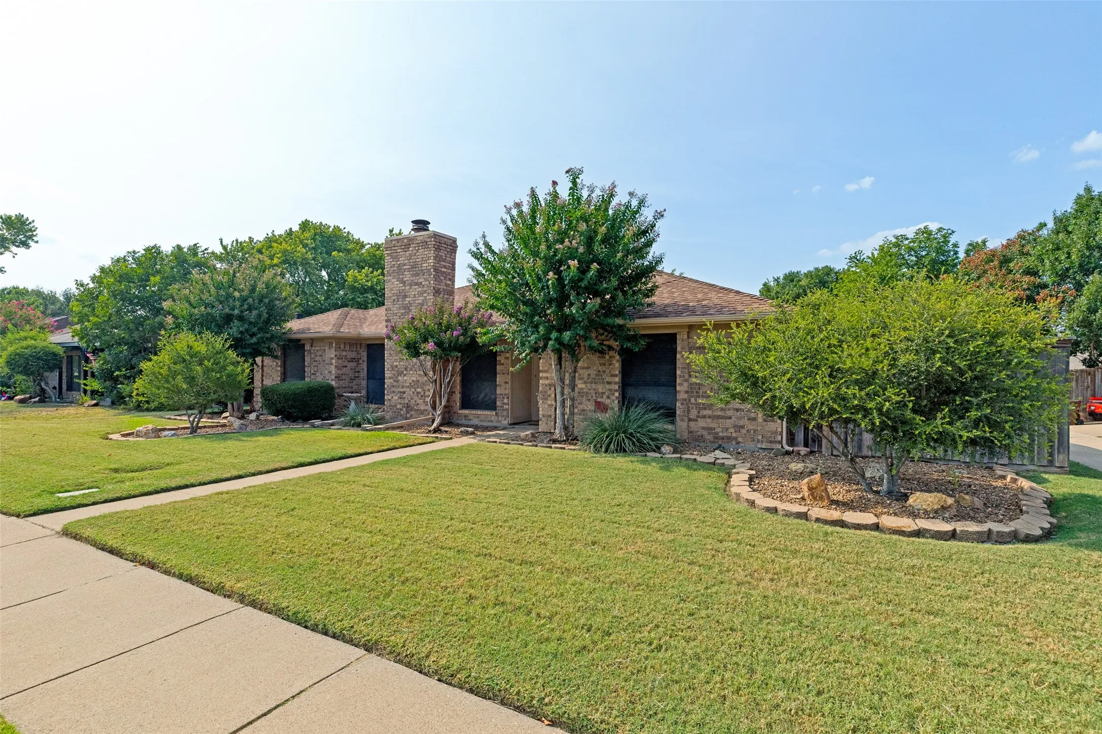 Single Family Residence For Sale in Collin County , 1001 Bass Drive, Plano, Texas 75025, 3 Bedroom, 2 Bathroom, 2 Garage spaces, 1,741 Sqft, built in 1984, mls#21351425, Real Estate Agent in Plano, Homes For Sale in Collin county, Homes For Sale in Plano, Realtor in Plano Texas, Real Estate Brokerage Independent Realty Texas, Luminita Cordes Realtor