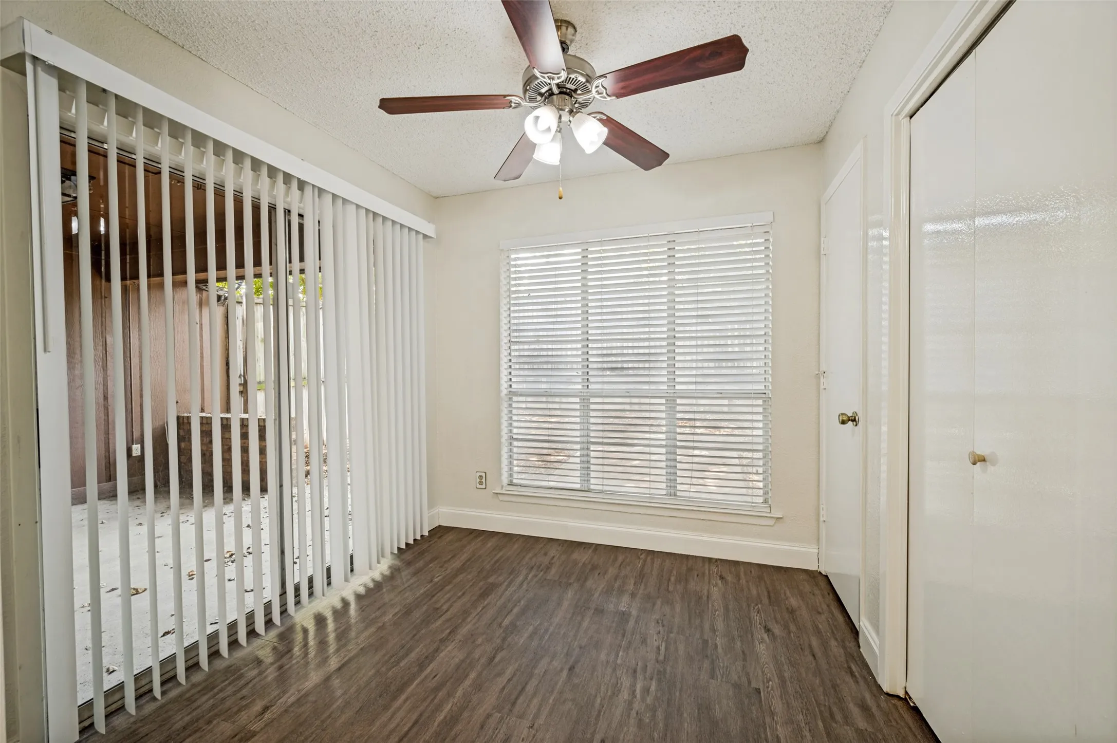 Duplex For Rent in Collin County , 8902 Marilyn Drive, Frisco, Texas 75033, 2 Bedrooms, 1 Bathroom, Garage spaces, 1,134 Sqft, built in 1983, Price $1,700, mls#21338778, Real Estate Agent in Frisco, Homes For Rent in Collin county, Homes For Rent in Frisco, Realtor in Frisco Texas, Real Estate Brokerage Independent Realty Texas, Luminita Cordes Realtor