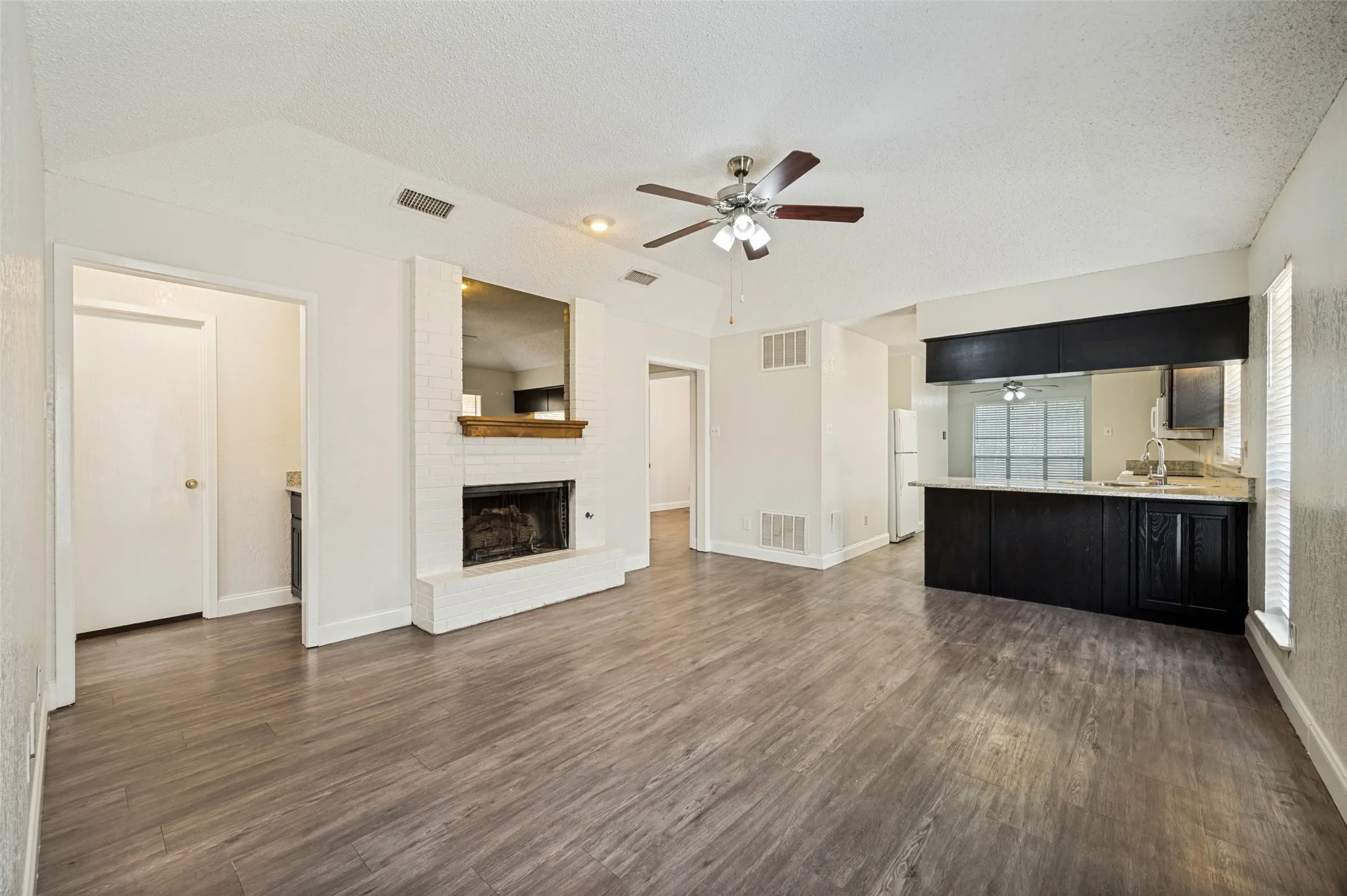 Duplex For Rent in Collin County , 8902 Marilyn Drive, Frisco, Texas 75033, 2 Bedrooms, 1 Bathroom, Garage spaces, 1,134 Sqft, built in 1983, Price $1,700, mls#21338778, Real Estate Agent in Frisco, Homes For Rent in Collin county, Homes For Rent in Frisco, Realtor in Frisco Texas, Real Estate Brokerage Independent Realty Texas, Luminita Cordes Realtor
