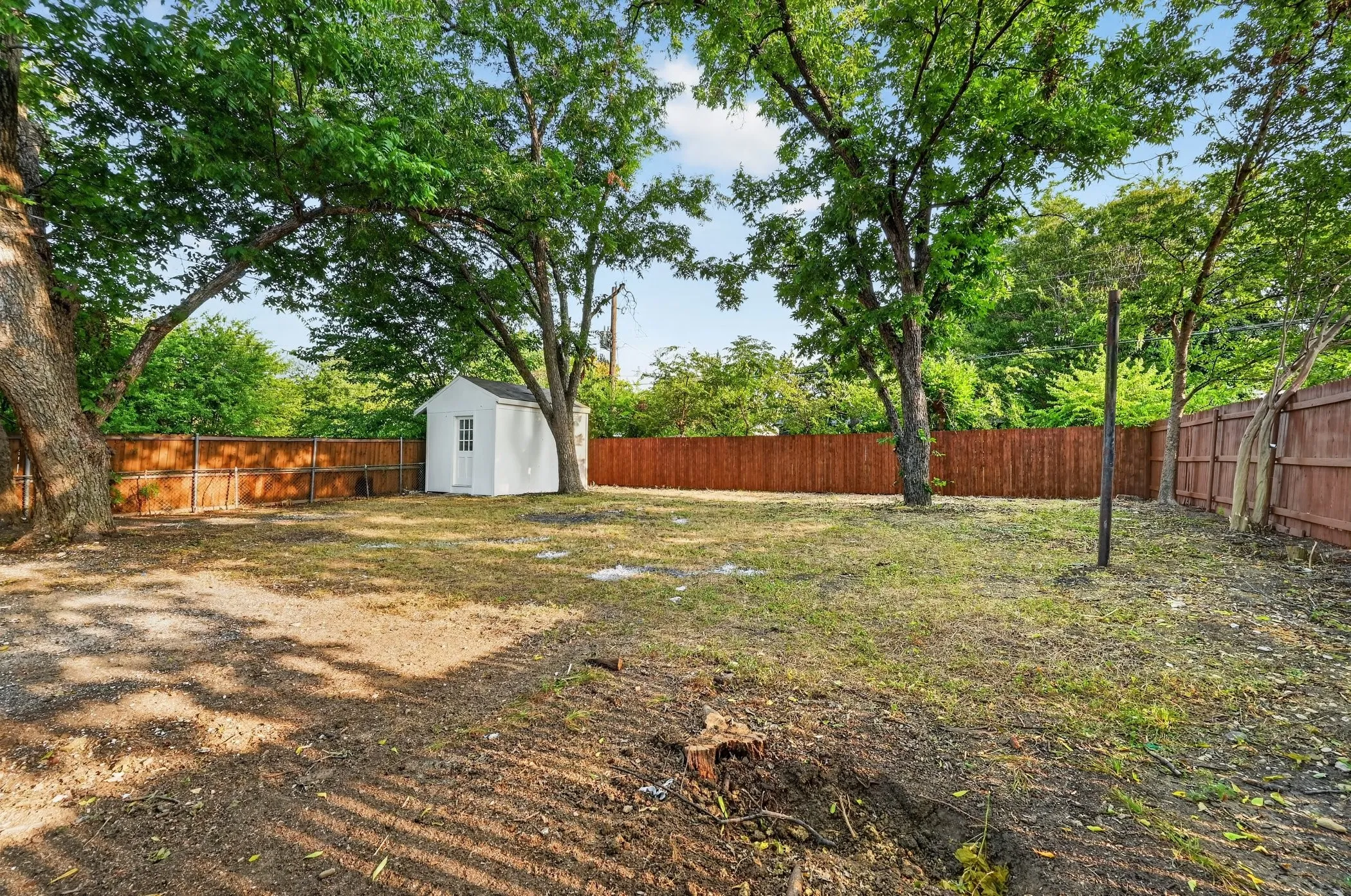 Single Family Residence For Sale in Tarrant County , 1721 IDA Street, Arlington, Texas 76010, 4 Bedroom, 3 Bathroom, Garage spaces, 1,692 Sqft, built in 1954, mls#21351841, Real Estate Agent in Arlington, Homes For Sale in Tarrant county, Homes For Sale in Arlington, Realtor in Arlington Texas, Real Estate Brokerage Independent Realty Texas, Luminita Cordes Realtor