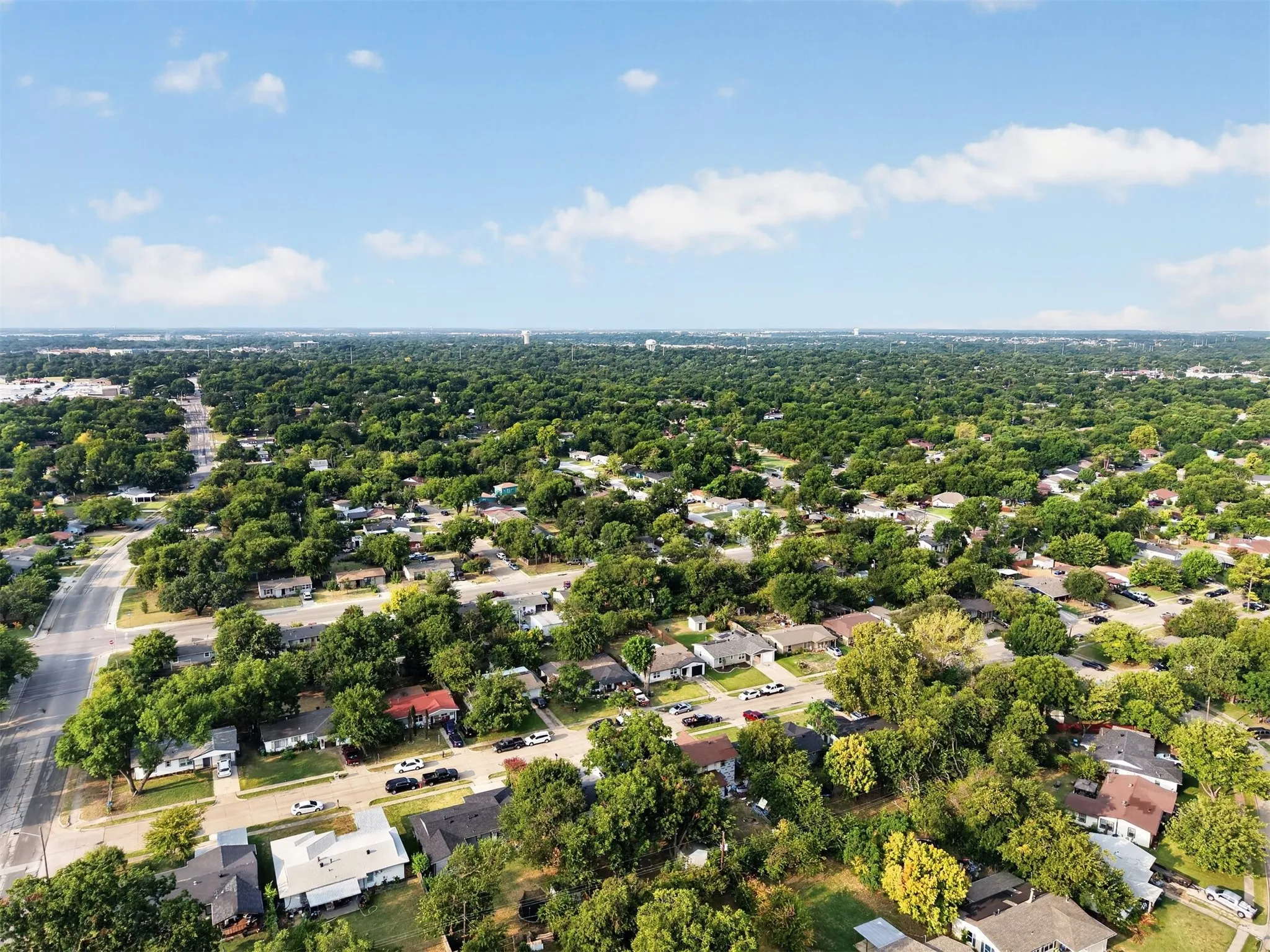 Single Family Residence For Sale in Tarrant County , 1721 IDA Street, Arlington, Texas 76010, 4 Bedroom, 3 Bathroom, Garage spaces, 1,692 Sqft, built in 1954, mls#21351841, Real Estate Agent in Arlington, Homes For Sale in Tarrant county, Homes For Sale in Arlington, Realtor in Arlington Texas, Real Estate Brokerage Independent Realty Texas, Luminita Cordes Realtor