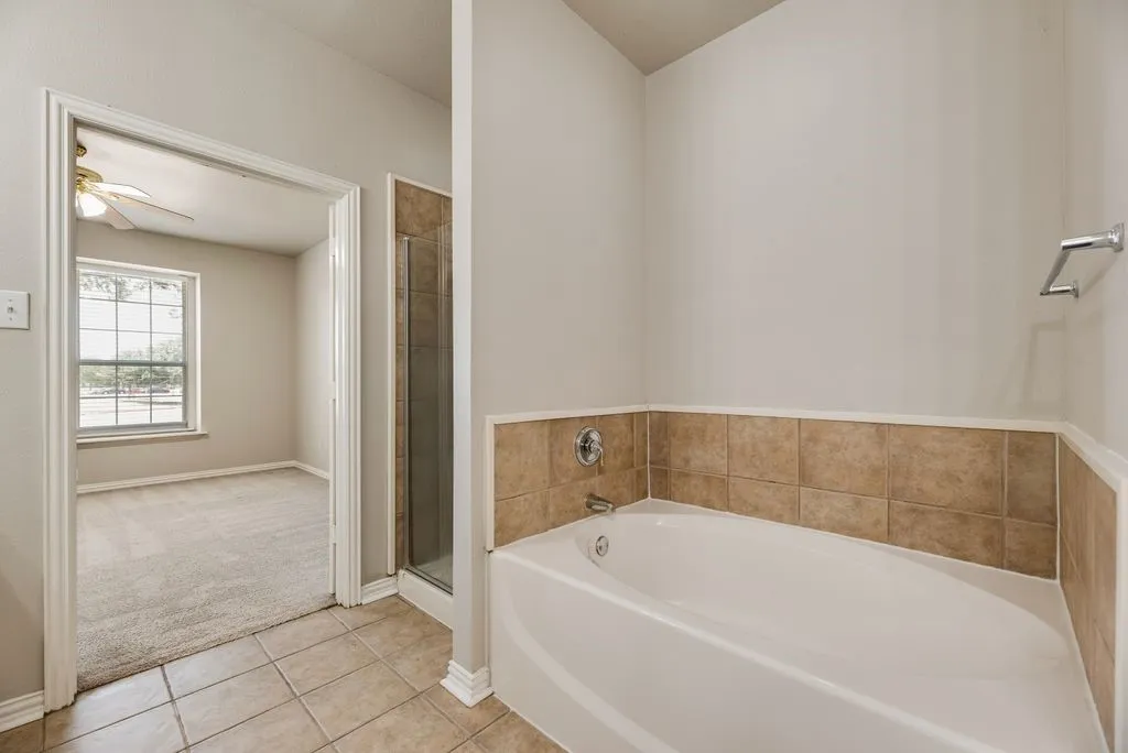 Single Family Residence For Rent in Denton County , 11632 Lenox Lane, Frisco, Texas 75033, 4 Bedroom, 3 Bathroom, 2 Garage spaces, 1,878 Sqft, built in 2002, mls#21352739, Real Estate Agent in Frisco, Homes For Rent in Denton county, Homes For Rent in Frisco, Realtor in Frisco Texas, Real Estate Brokerage Independent Realty Texas, Luminita Cordes Realtor