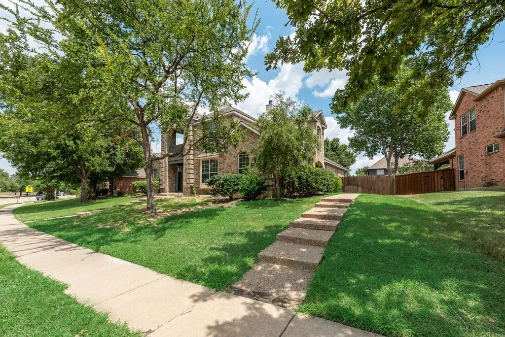 Single Family Residence For Rent in Denton County , 11632 Lenox Lane, Frisco, Texas 75033, 4 Bedroom, 3 Bathroom, 2 Garage spaces, 1,878 Sqft, built in 2002, mls#21352739, Real Estate Agent in Frisco, Homes For Rent in Denton county, Homes For Rent in Frisco, Realtor in Frisco Texas, Real Estate Brokerage Independent Realty Texas, Luminita Cordes Realtor