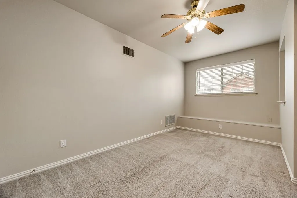 Single Family Residence For Rent in Denton County , 11632 Lenox Lane, Frisco, Texas 75033, 4 Bedroom, 3 Bathroom, 2 Garage spaces, 1,878 Sqft, built in 2002, mls#21352739, Real Estate Agent in Frisco, Homes For Rent in Denton county, Homes For Rent in Frisco, Realtor in Frisco Texas, Real Estate Brokerage Independent Realty Texas, Luminita Cordes Realtor