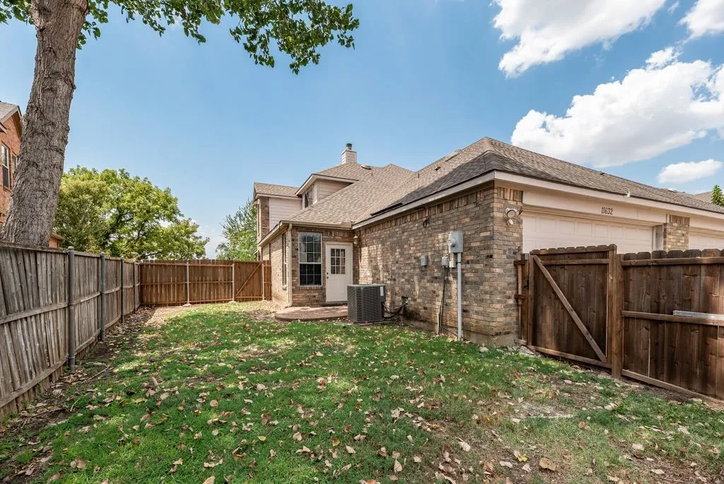 Single Family Residence For Rent in Denton County , 11632 Lenox Lane, Frisco, Texas 75033, 4 Bedroom, 3 Bathroom, 2 Garage spaces, 1,878 Sqft, built in 2002, mls#21352739, Real Estate Agent in Frisco, Homes For Rent in Denton county, Homes For Rent in Frisco, Realtor in Frisco Texas, Real Estate Brokerage Independent Realty Texas, Luminita Cordes Realtor