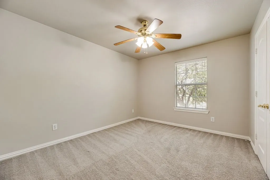 Single Family Residence For Rent in Denton County , 11632 Lenox Lane, Frisco, Texas 75033, 4 Bedroom, 3 Bathroom, 2 Garage spaces, 1,878 Sqft, built in 2002, mls#21352739, Real Estate Agent in Frisco, Homes For Rent in Denton county, Homes For Rent in Frisco, Realtor in Frisco Texas, Real Estate Brokerage Independent Realty Texas, Luminita Cordes Realtor