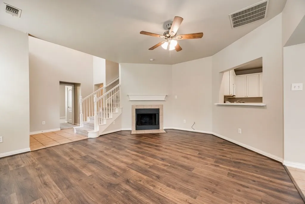 Single Family Residence For Rent in Denton County , 11632 Lenox Lane, Frisco, Texas 75033, 4 Bedroom, 3 Bathroom, 2 Garage spaces, 1,878 Sqft, built in 2002, mls#21352739, Real Estate Agent in Frisco, Homes For Rent in Denton county, Homes For Rent in Frisco, Realtor in Frisco Texas, Real Estate Brokerage Independent Realty Texas, Luminita Cordes Realtor