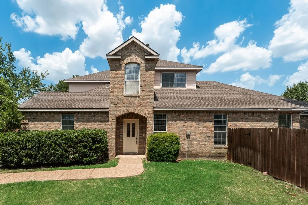 Single Family Residence For Rent in Denton County , 11632 Lenox Lane, Frisco, Texas 75033, 4 Bedroom, 3 Bathroom, 2 Garage spaces, 1,878 Sqft, built in 2002, mls#21352739, Real Estate Agent in Frisco, Homes For Rent in Denton county, Homes For Rent in Frisco, Realtor in Frisco Texas, Real Estate Brokerage Independent Realty Texas, Luminita Cordes Realtor