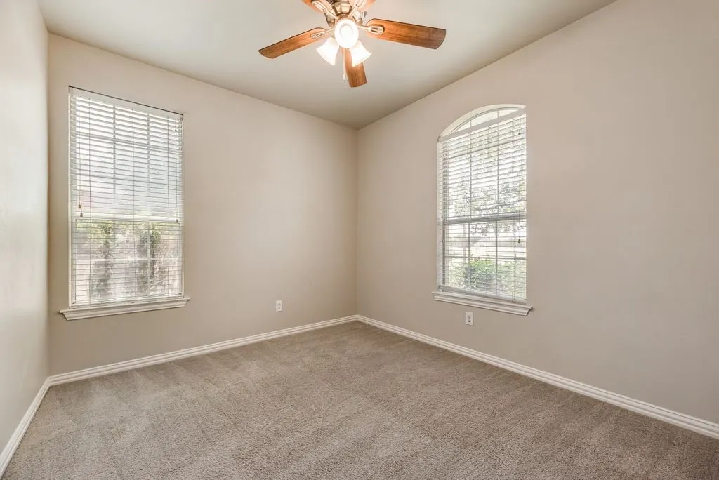 Single Family Residence For Rent in Denton County , 11632 Lenox Lane, Frisco, Texas 75033, 4 Bedroom, 3 Bathroom, 2 Garage spaces, 1,878 Sqft, built in 2002, mls#21352739, Real Estate Agent in Frisco, Homes For Rent in Denton county, Homes For Rent in Frisco, Realtor in Frisco Texas, Real Estate Brokerage Independent Realty Texas, Luminita Cordes Realtor