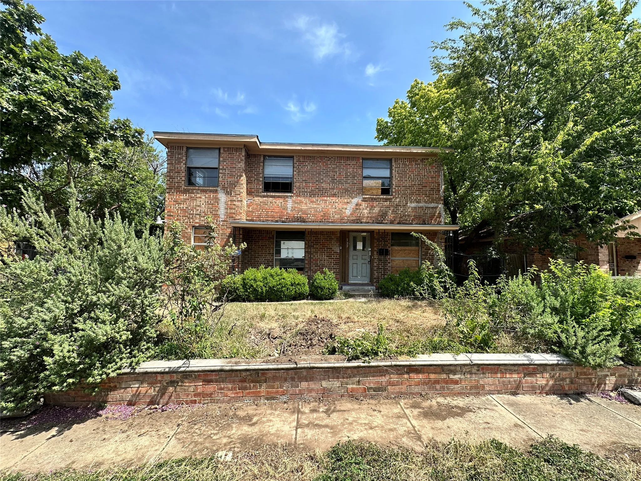 Duplex For Sale in Tarrant County , 722 W Boyce Avenue 2, Fort Worth, Texas 76115, 0, 0, Garage spaces, 0 Sqft, built in 1954, mls#21346168, Real Estate Agent in Fort Worth, Homes For Sale in Tarrant county, Homes For Sale in Fort Worth, Realtor in Fort Worth Texas, Real Estate Brokerage Independent Realty Texas, Luminita Cordes Realtor