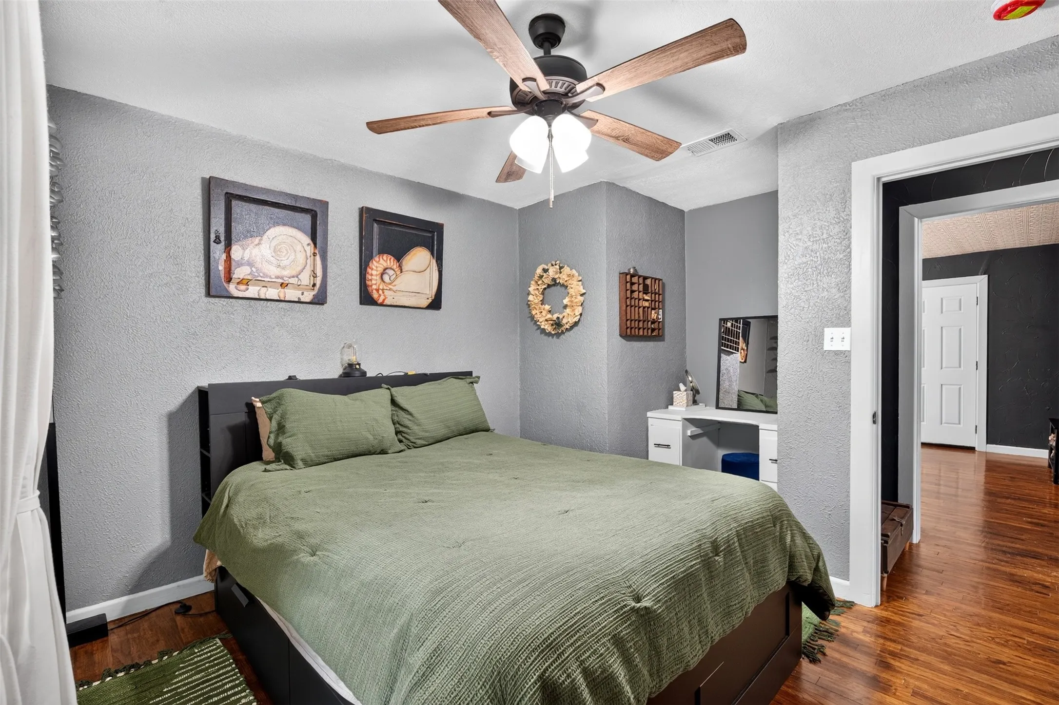 Single Family Residence For Sale in Johnson County , 1006 Poindexter Avenue, Cleburne, Texas 76033, 3 Bedroom, 1 Bathroom, 1 Garage spaces, 1,144 Sqft, built in 1955, mls#21352422, Real Estate Agent in Cleburne, Homes For Sale in Johnson county, Homes For Sale in Cleburne, Realtor in Cleburne Texas, Real Estate Brokerage Independent Realty Texas, Luminita Cordes Realtor