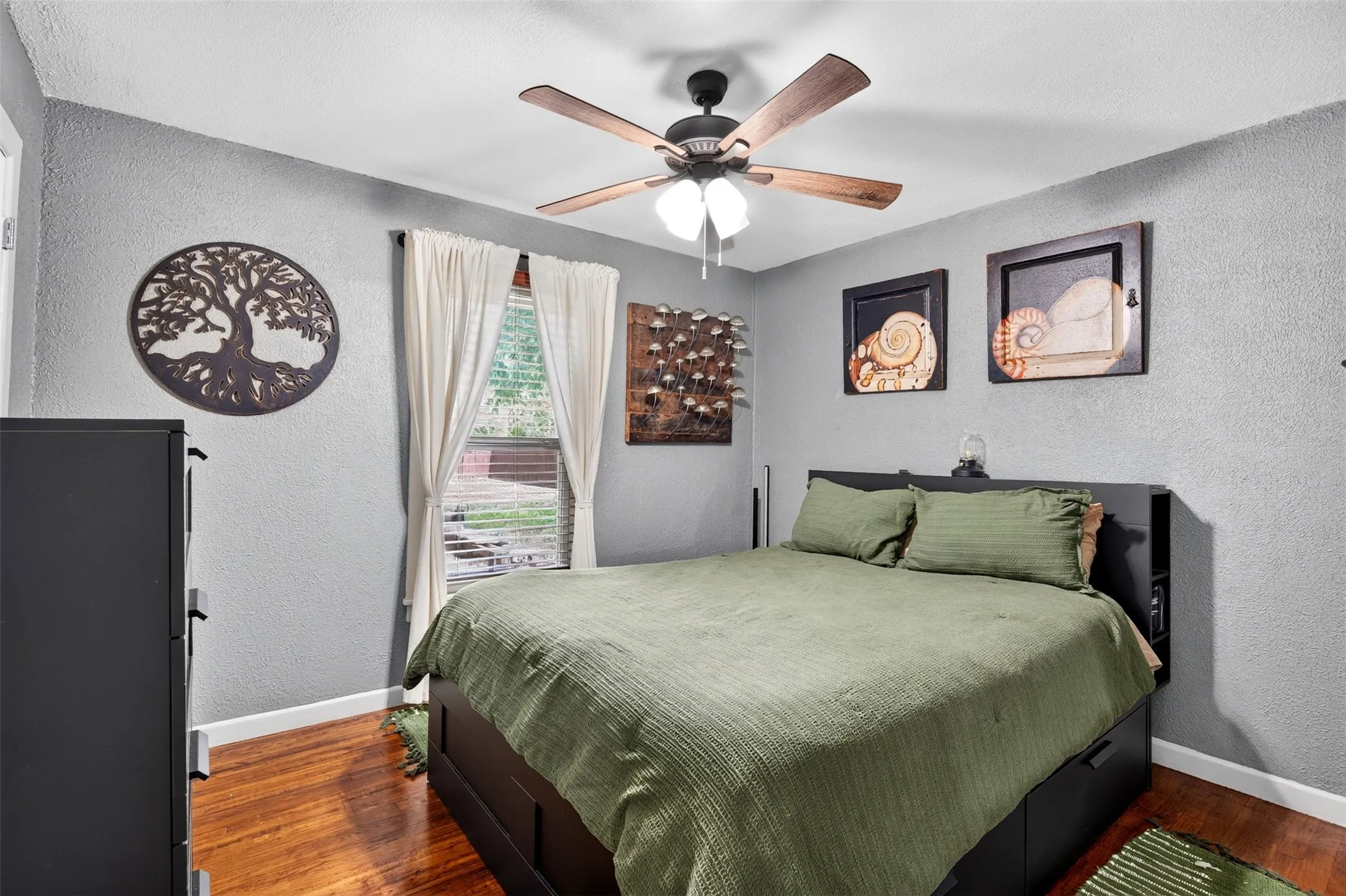 Single Family Residence For Sale in Johnson County , 1006 Poindexter Avenue, Cleburne, Texas 76033, 3 Bedroom, 1 Bathroom, 1 Garage spaces, 1,144 Sqft, built in 1955, mls#21352422, Real Estate Agent in Cleburne, Homes For Sale in Johnson county, Homes For Sale in Cleburne, Realtor in Cleburne Texas, Real Estate Brokerage Independent Realty Texas, Luminita Cordes Realtor