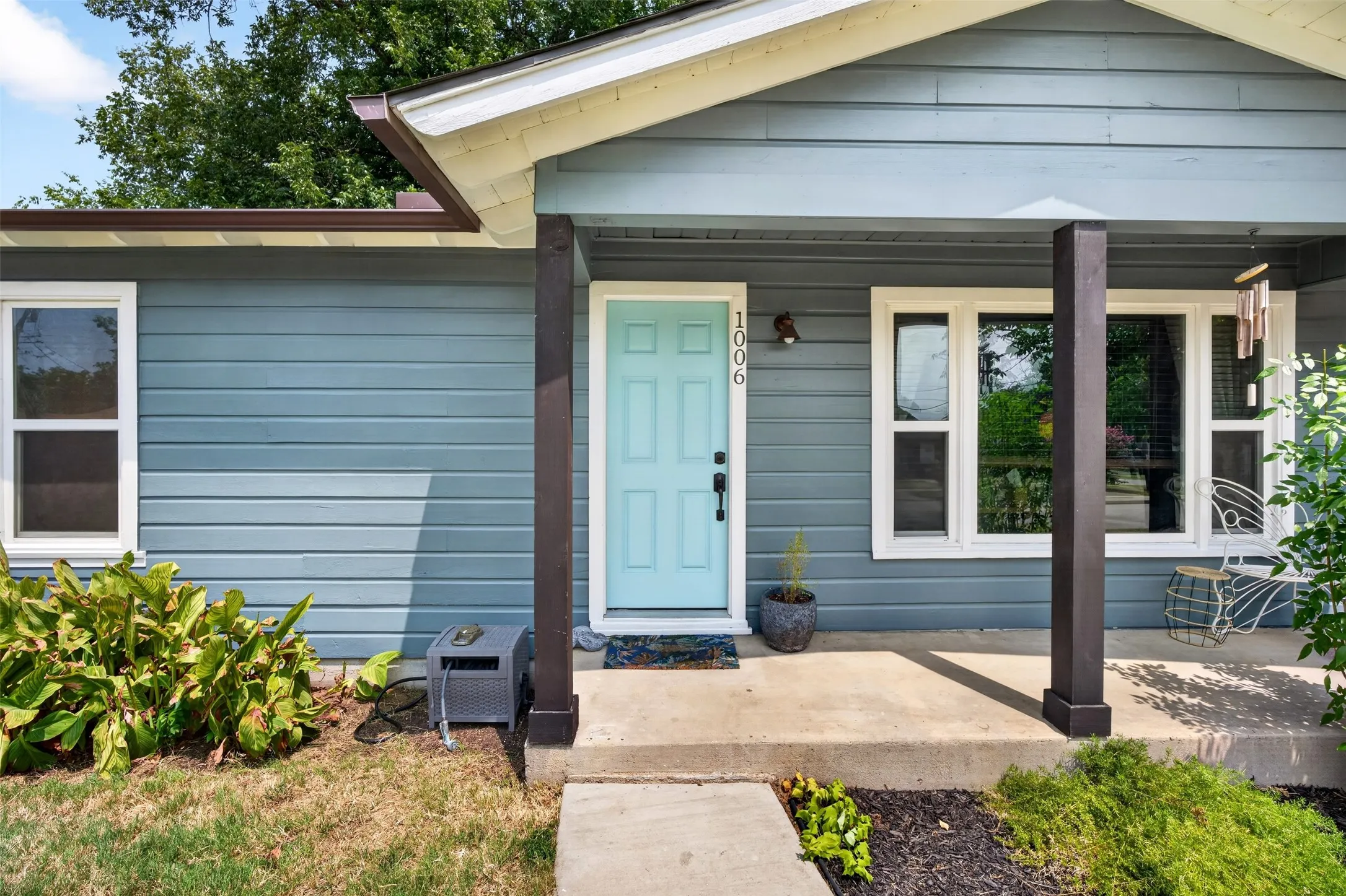 Single Family Residence For Sale in Johnson County , 1006 Poindexter Avenue, Cleburne, Texas 76033, 3 Bedroom, 1 Bathroom, 1 Garage spaces, 1,144 Sqft, built in 1955, mls#21352422, Real Estate Agent in Cleburne, Homes For Sale in Johnson county, Homes For Sale in Cleburne, Realtor in Cleburne Texas, Real Estate Brokerage Independent Realty Texas, Luminita Cordes Realtor