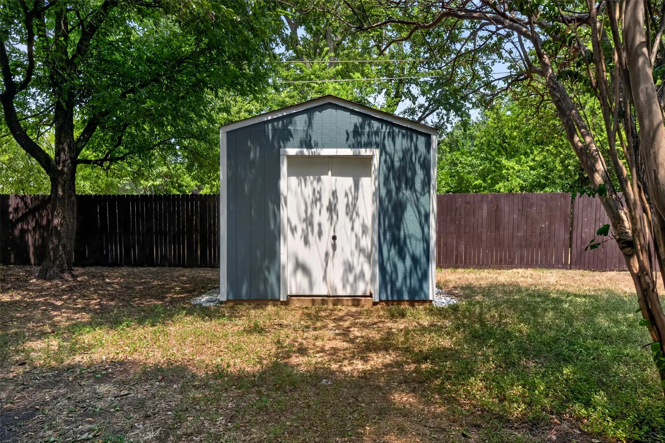 Single Family Residence For Sale in Johnson County , 1006 Poindexter Avenue, Cleburne, Texas 76033, 3 Bedroom, 1 Bathroom, 1 Garage spaces, 1,144 Sqft, built in 1955, mls#21352422, Real Estate Agent in Cleburne, Homes For Sale in Johnson county, Homes For Sale in Cleburne, Realtor in Cleburne Texas, Real Estate Brokerage Independent Realty Texas, Luminita Cordes Realtor