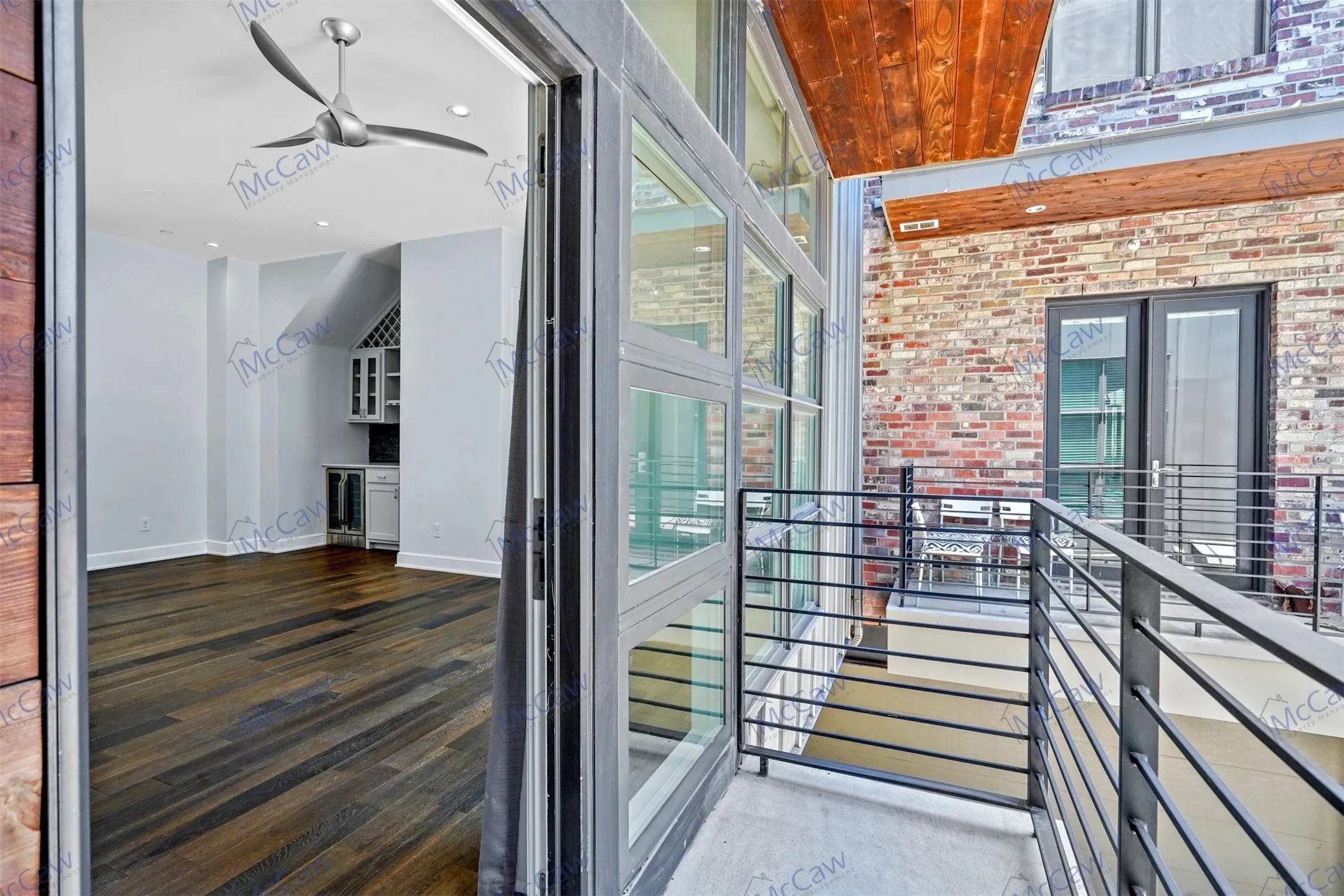 Townhouse For Rent in Dallas County , 5202 Capitol Avenue 1108, Dallas, Texas 75206, 2 Bedroom, 3 Bathroom, 2 Garage spaces, 1,406 Sqft, built in 2016, mls#21352784, Real Estate Agent in Dallas, Homes For Rent in Dallas county, Homes For Rent in Dallas, Realtor in Dallas Texas, Real Estate Brokerage Independent Realty Texas, Luminita Cordes Realtor