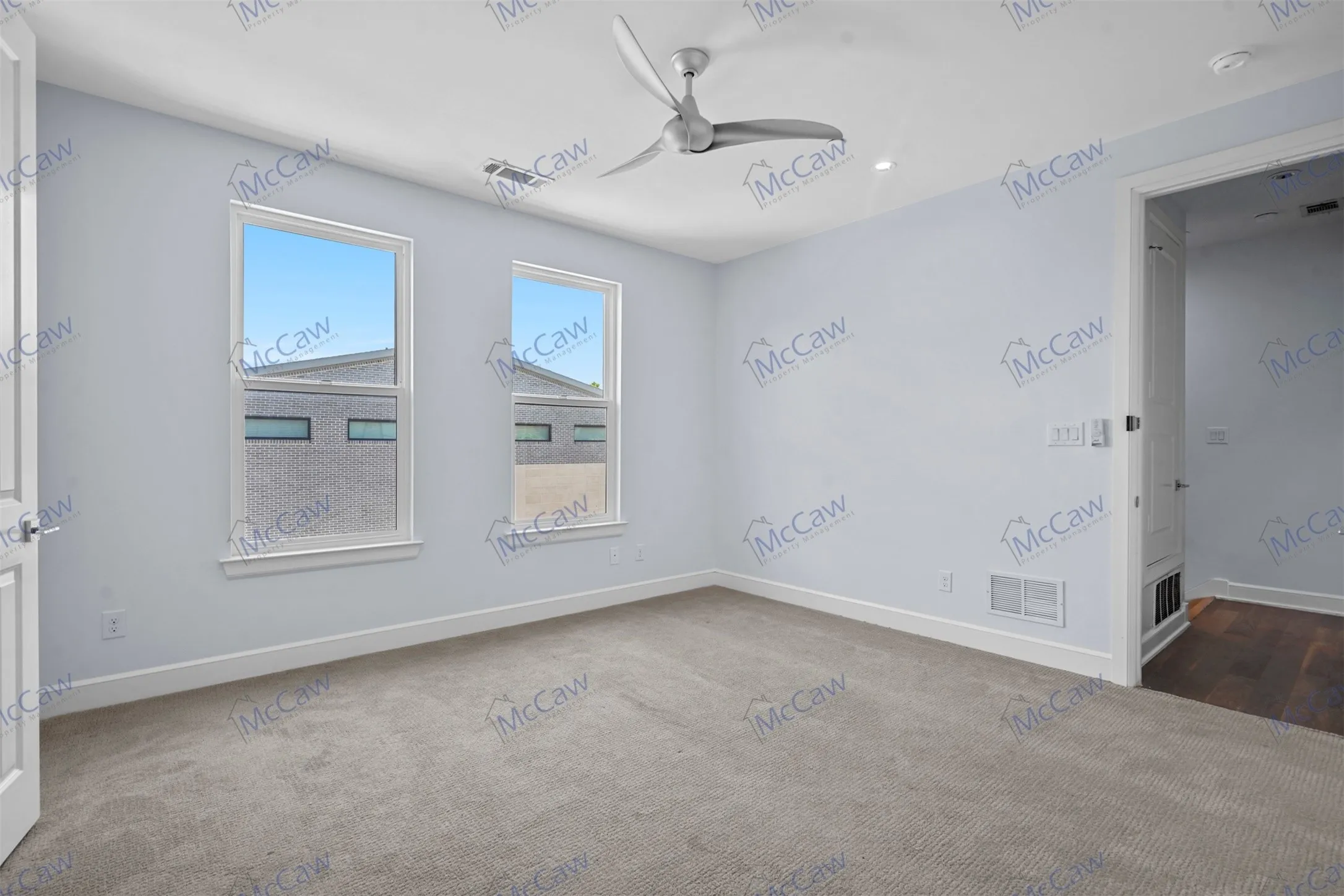 Townhouse For Rent in Dallas County , 5202 Capitol Avenue 1108, Dallas, Texas 75206, 2 Bedroom, 3 Bathroom, 2 Garage spaces, 1,406 Sqft, built in 2016, mls#21352784, Real Estate Agent in Dallas, Homes For Rent in Dallas county, Homes For Rent in Dallas, Realtor in Dallas Texas, Real Estate Brokerage Independent Realty Texas, Luminita Cordes Realtor
