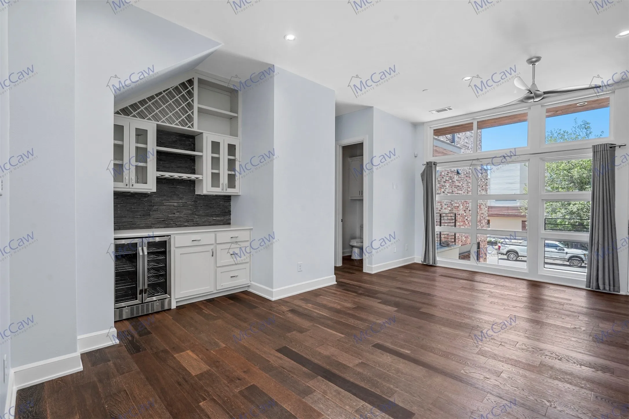 Townhouse For Rent in Dallas County , 5202 Capitol Avenue 1108, Dallas, Texas 75206, 2 Bedroom, 3 Bathroom, 2 Garage spaces, 1,406 Sqft, built in 2016, mls#21352784, Real Estate Agent in Dallas, Homes For Rent in Dallas county, Homes For Rent in Dallas, Realtor in Dallas Texas, Real Estate Brokerage Independent Realty Texas, Luminita Cordes Realtor