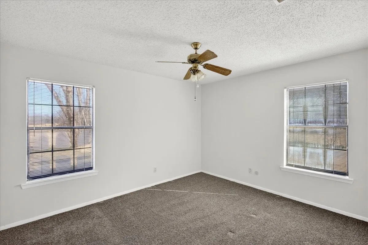 Single Family Residence For Sale in Henderson County , 11710 State Highway 198 Highway, Payne Springs, Texas 75156, 3 Bedroom, 3 Bathroom, Garage spaces, 2,308 Sqft, built in 1978, mls#21352789, Real Estate Agent in Payne Springs, Homes For Sale in Henderson county, Homes For Sale in Payne Springs, Realtor in Payne Springs Texas, Real Estate Brokerage Independent Realty Texas, Luminita Cordes Realtor