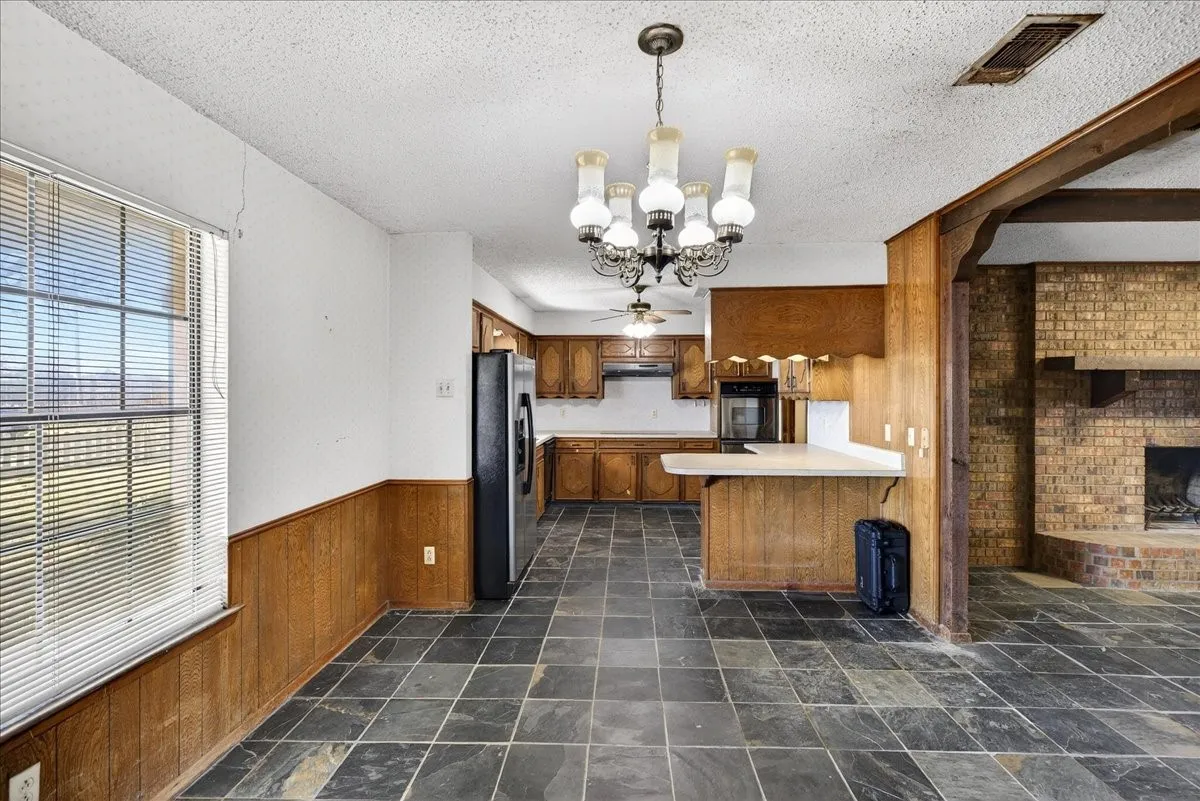 Single Family Residence For Sale in Henderson County , 11710 State Highway 198 Highway, Payne Springs, Texas 75156, 3 Bedroom, 3 Bathroom, Garage spaces, 2,308 Sqft, built in 1978, mls#21352789, Real Estate Agent in Payne Springs, Homes For Sale in Henderson county, Homes For Sale in Payne Springs, Realtor in Payne Springs Texas, Real Estate Brokerage Independent Realty Texas, Luminita Cordes Realtor