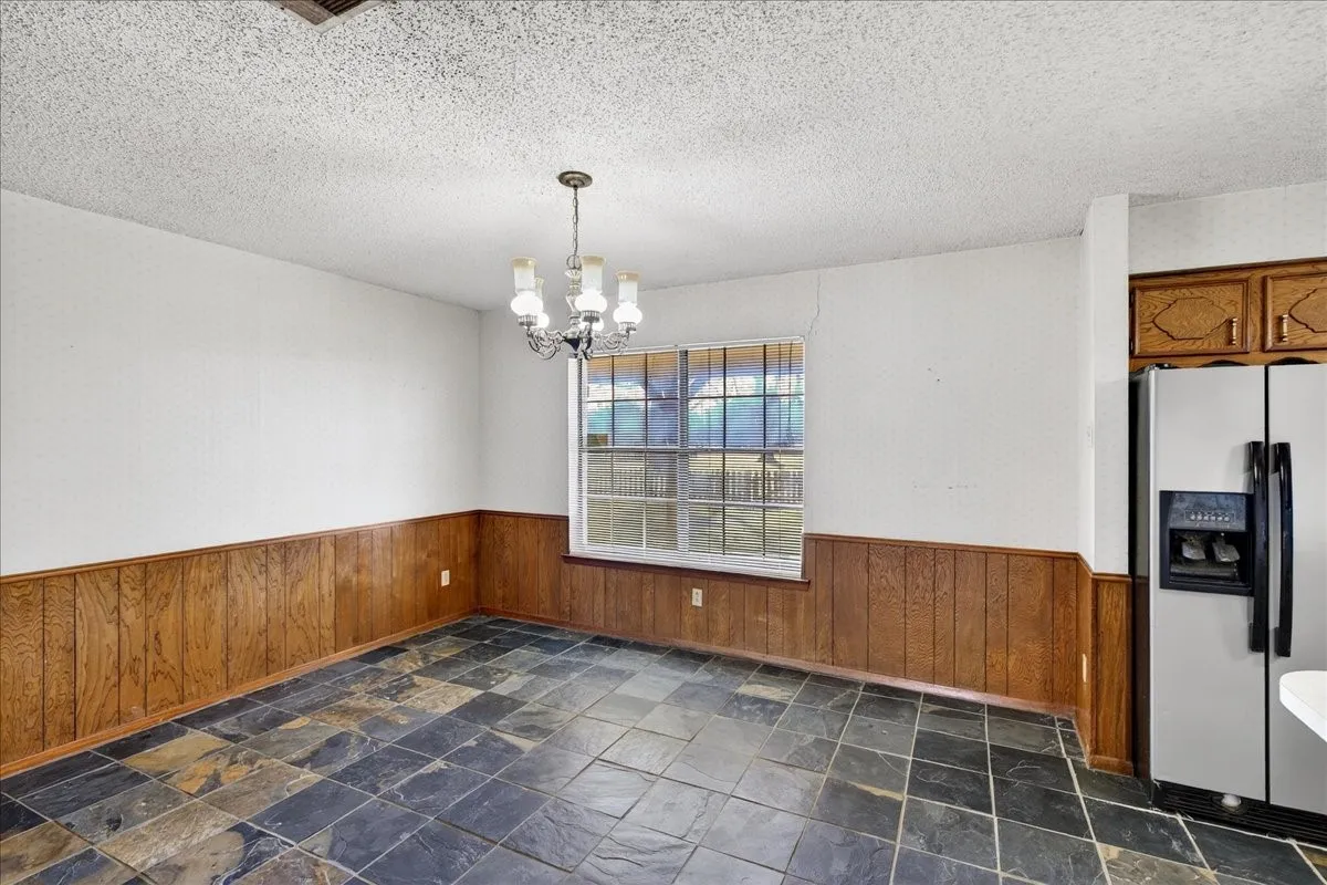 Single Family Residence For Sale in Henderson County , 11710 State Highway 198 Highway, Payne Springs, Texas 75156, 3 Bedroom, 3 Bathroom, Garage spaces, 2,308 Sqft, built in 1978, mls#21352789, Real Estate Agent in Payne Springs, Homes For Sale in Henderson county, Homes For Sale in Payne Springs, Realtor in Payne Springs Texas, Real Estate Brokerage Independent Realty Texas, Luminita Cordes Realtor