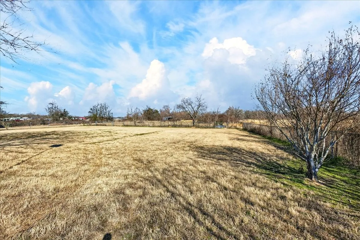 Single Family Residence For Sale in Henderson County , 11710 State Highway 198 Highway, Payne Springs, Texas 75156, 3 Bedroom, 3 Bathroom, Garage spaces, 2,308 Sqft, built in 1978, mls#21352789, Real Estate Agent in Payne Springs, Homes For Sale in Henderson county, Homes For Sale in Payne Springs, Realtor in Payne Springs Texas, Real Estate Brokerage Independent Realty Texas, Luminita Cordes Realtor