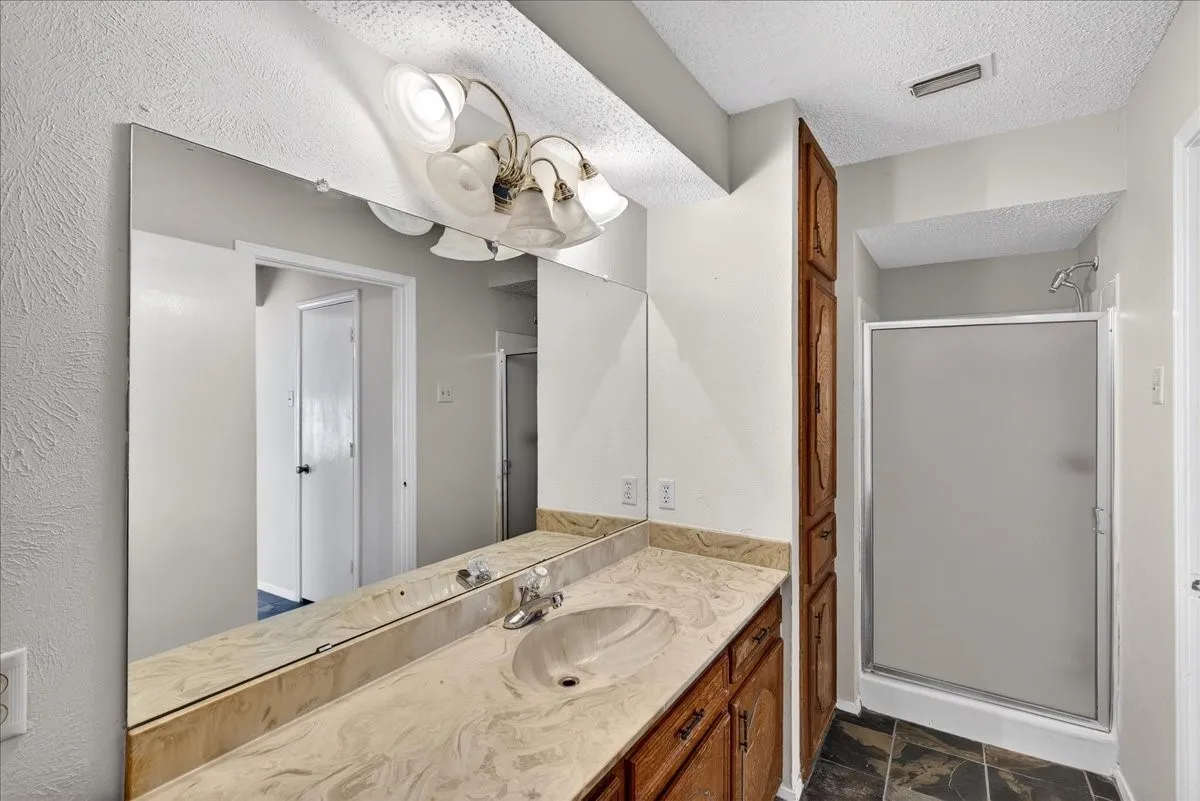Single Family Residence For Sale in Henderson County , 11710 State Highway 198 Highway, Payne Springs, Texas 75156, 3 Bedroom, 3 Bathroom, Garage spaces, 2,308 Sqft, built in 1978, mls#21352789, Real Estate Agent in Payne Springs, Homes For Sale in Henderson county, Homes For Sale in Payne Springs, Realtor in Payne Springs Texas, Real Estate Brokerage Independent Realty Texas, Luminita Cordes Realtor