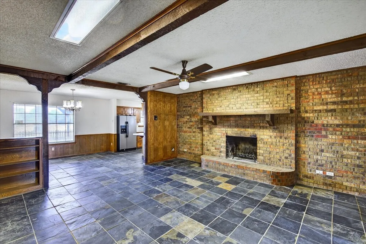 Single Family Residence For Sale in Henderson County , 11710 State Highway 198 Highway, Payne Springs, Texas 75156, 3 Bedroom, 3 Bathroom, Garage spaces, 2,308 Sqft, built in 1978, mls#21352789, Real Estate Agent in Payne Springs, Homes For Sale in Henderson county, Homes For Sale in Payne Springs, Realtor in Payne Springs Texas, Real Estate Brokerage Independent Realty Texas, Luminita Cordes Realtor