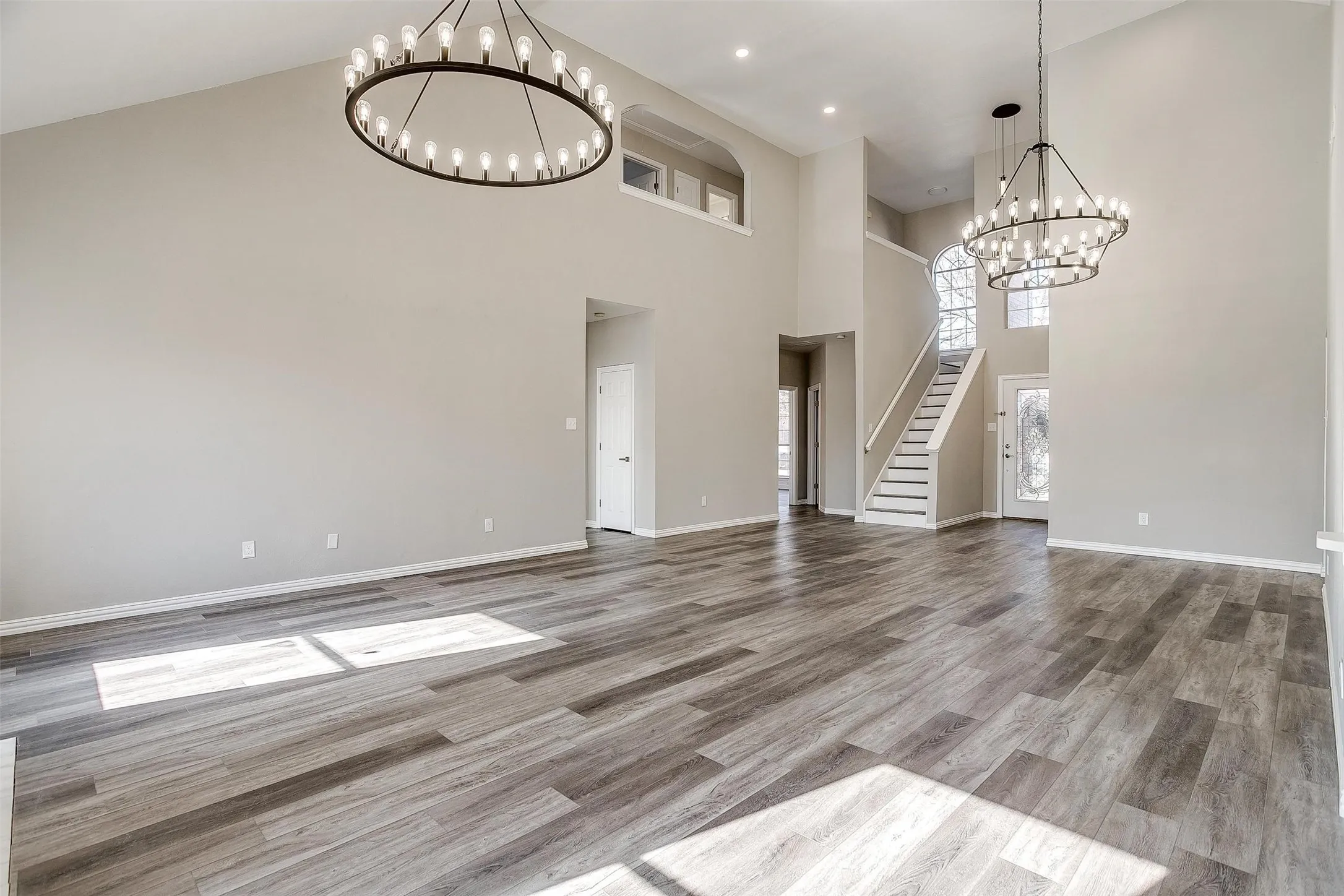 Single Family Residence For Rent in Tarrant County , 1016 Telluride Drive, Arlington, Texas 76001, 5 Bedroom, 3 Bathroom, 2 Garage spaces, 2,564 Sqft, built in 1999, mls#21349171, Real Estate Agent in Arlington, Homes For Rent in Tarrant county, Homes For Rent in Arlington, Realtor in Arlington Texas, Real Estate Brokerage Independent Realty Texas, Luminita Cordes Realtor