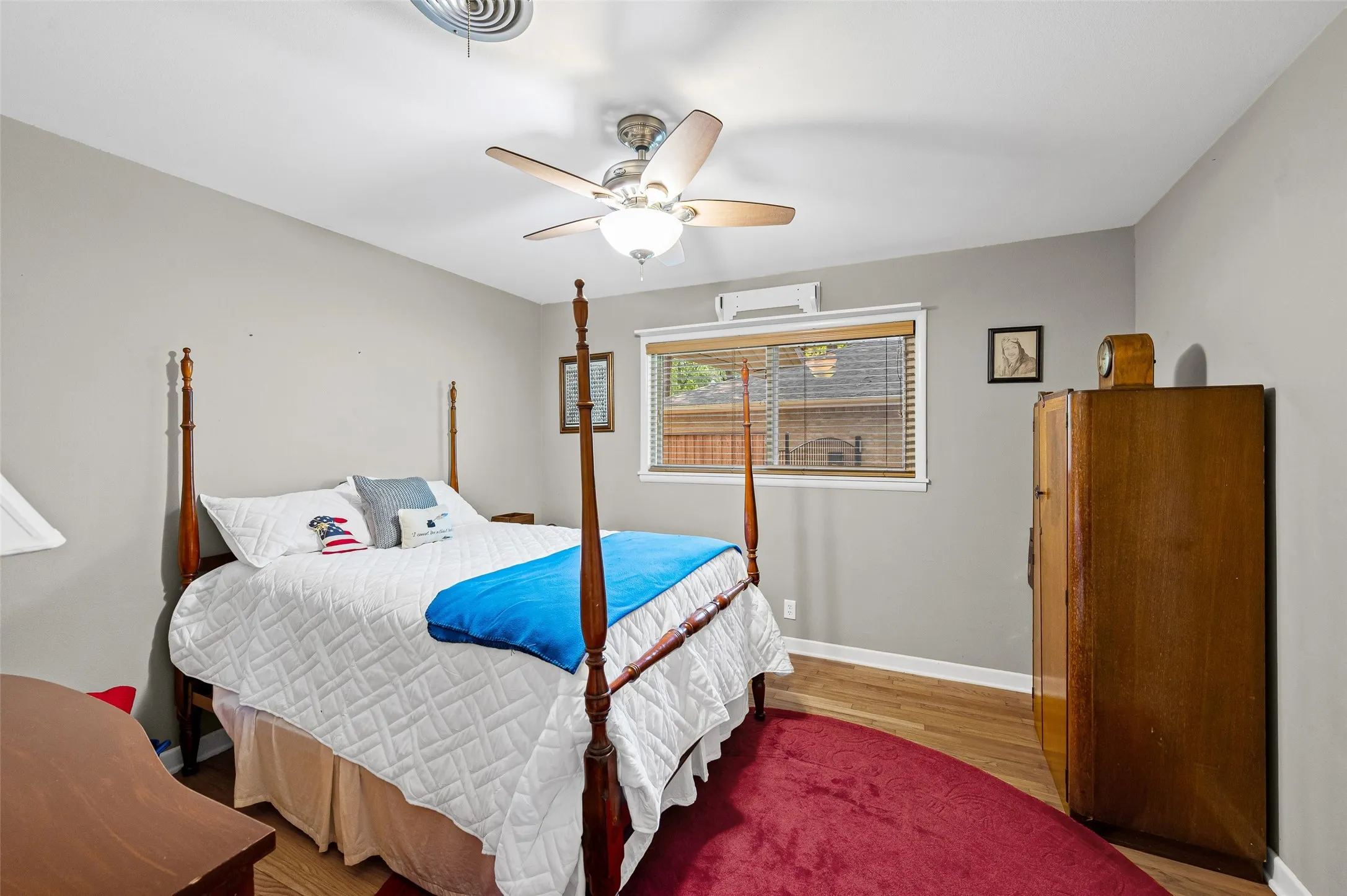Single Family Residence For Sale in Tarrant County , 1201 Forrest Drive, Arlington, Texas 76012, 3 Bedroom, 2 Bathroom, 4 Garage spaces, 1,761 Sqft, built in 1951, mls#21350630, Real Estate Agent in Arlington, Homes For Sale in Tarrant county, Homes For Sale in Arlington, Realtor in Arlington Texas, Real Estate Brokerage Independent Realty Texas, Luminita Cordes Realtor