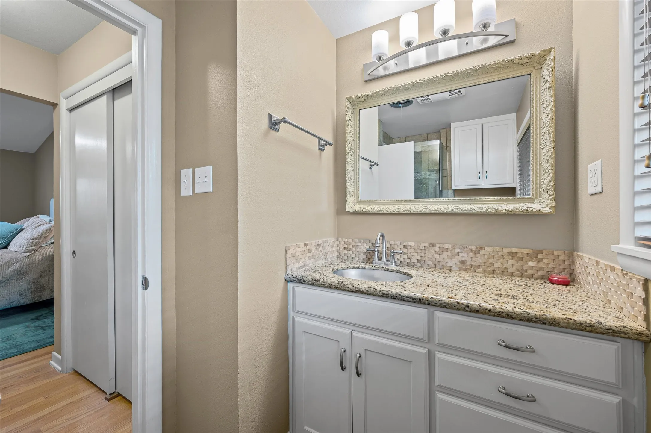 Single Family Residence For Sale in Tarrant County , 1201 Forrest Drive, Arlington, Texas 76012, 3 Bedroom, 2 Bathroom, 4 Garage spaces, 1,761 Sqft, built in 1951, mls#21350630, Real Estate Agent in Arlington, Homes For Sale in Tarrant county, Homes For Sale in Arlington, Realtor in Arlington Texas, Real Estate Brokerage Independent Realty Texas, Luminita Cordes Realtor