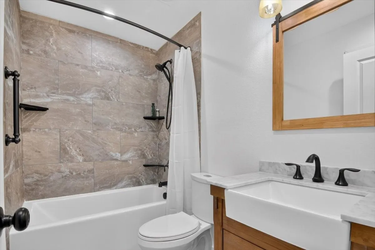 Single Family Residence For Sale in Coryell County , 910 Star Lane, Gatesville, Texas 76528, 3 Bedroom, 3 Bathroom, Garage spaces, 1,500 Sqft, built in 1990, mls#21348524, Real Estate Agent in Gatesville, Homes For Sale in Coryell county, Homes For Sale in Gatesville, Realtor in Gatesville Texas, Real Estate Brokerage Independent Realty Texas, Luminita Cordes Realtor