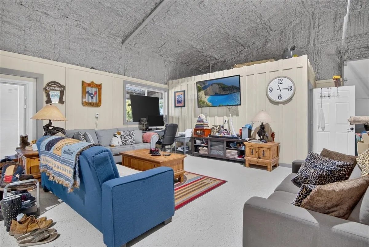 Single Family Residence For Sale in Coryell County , 910 Star Lane, Gatesville, Texas 76528, 3 Bedroom, 3 Bathroom, Garage spaces, 1,500 Sqft, built in 1990, mls#21348524, Real Estate Agent in Gatesville, Homes For Sale in Coryell county, Homes For Sale in Gatesville, Realtor in Gatesville Texas, Real Estate Brokerage Independent Realty Texas, Luminita Cordes Realtor