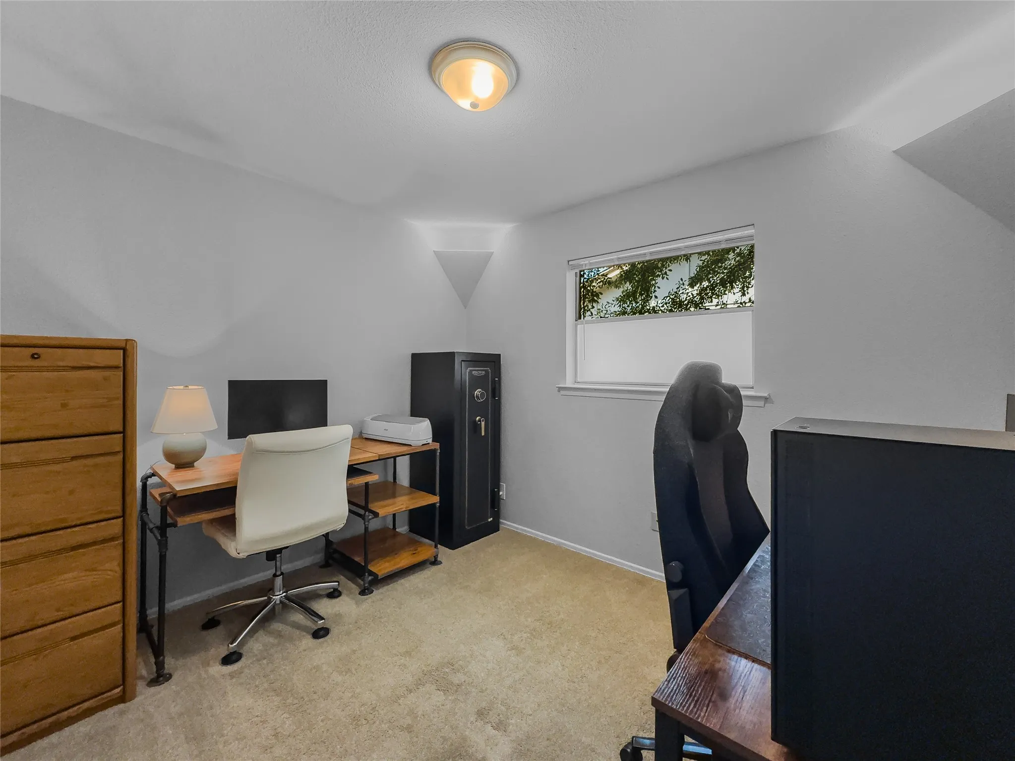 Single Family Residence For Sale in Tarrant County , 703 Whitener Road, Euless, Texas 76040, 3 Bedroom, 2 Bathroom, 2 Garage spaces, 1,023 Sqft, built in 1962, mls#21351540, Real Estate Agent in Euless, Homes For Sale in Tarrant county, Homes For Sale in Euless, Realtor in Euless Texas, Real Estate Brokerage Independent Realty Texas, Luminita Cordes Realtor
